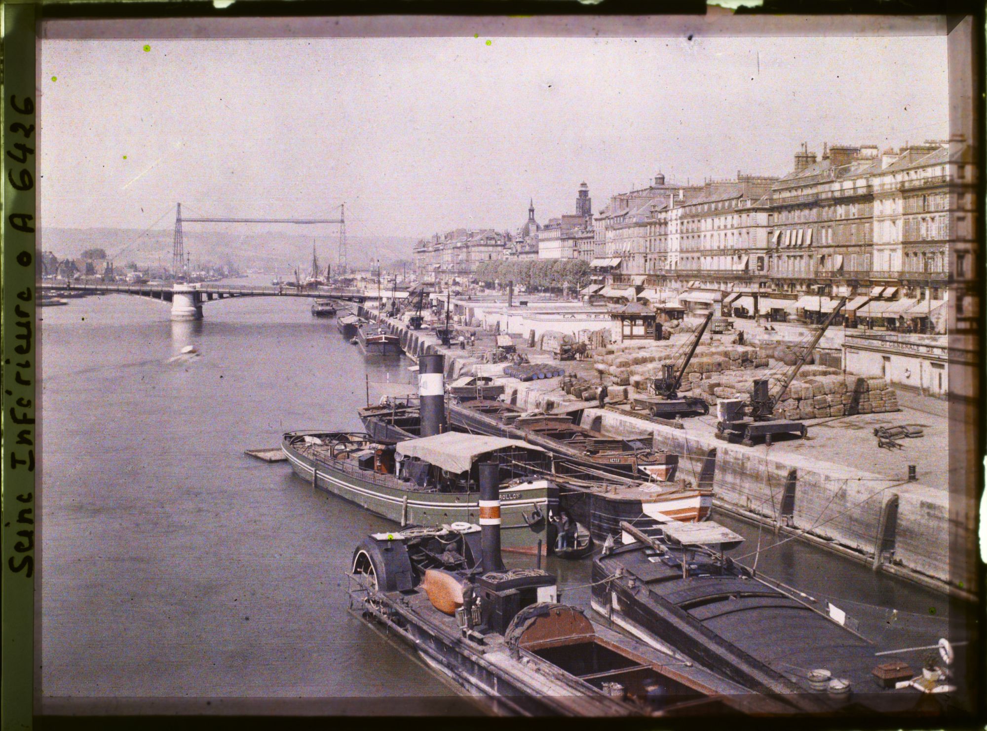 Image représentant Port fluvial proche des bureaux de la Compagnie générale de navigation