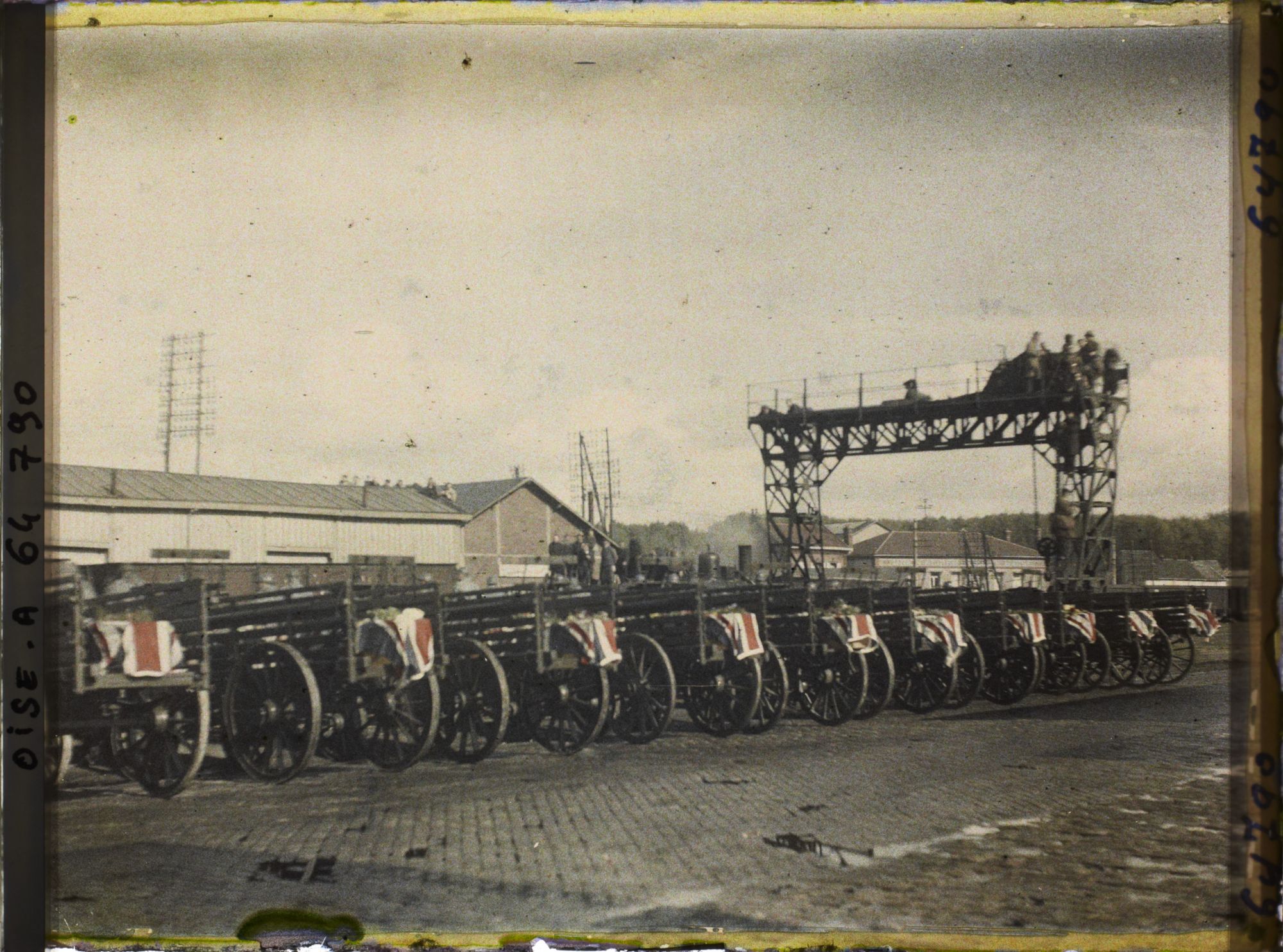 Image représentant Oise, Beauvais, Les Cercueils à l'arrivée du Quai d'embarquement