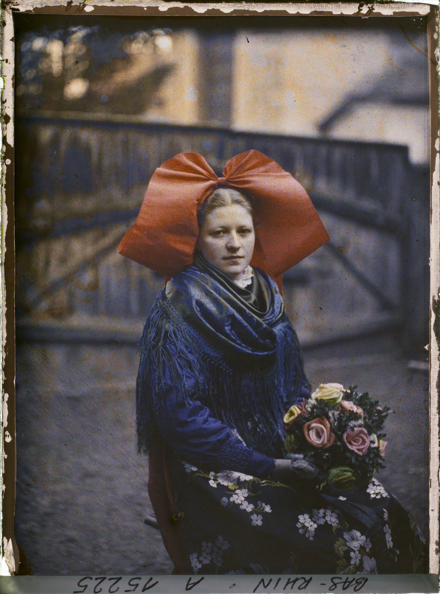 Image représentant Une jeune fille, Emilie Speisser, de face
