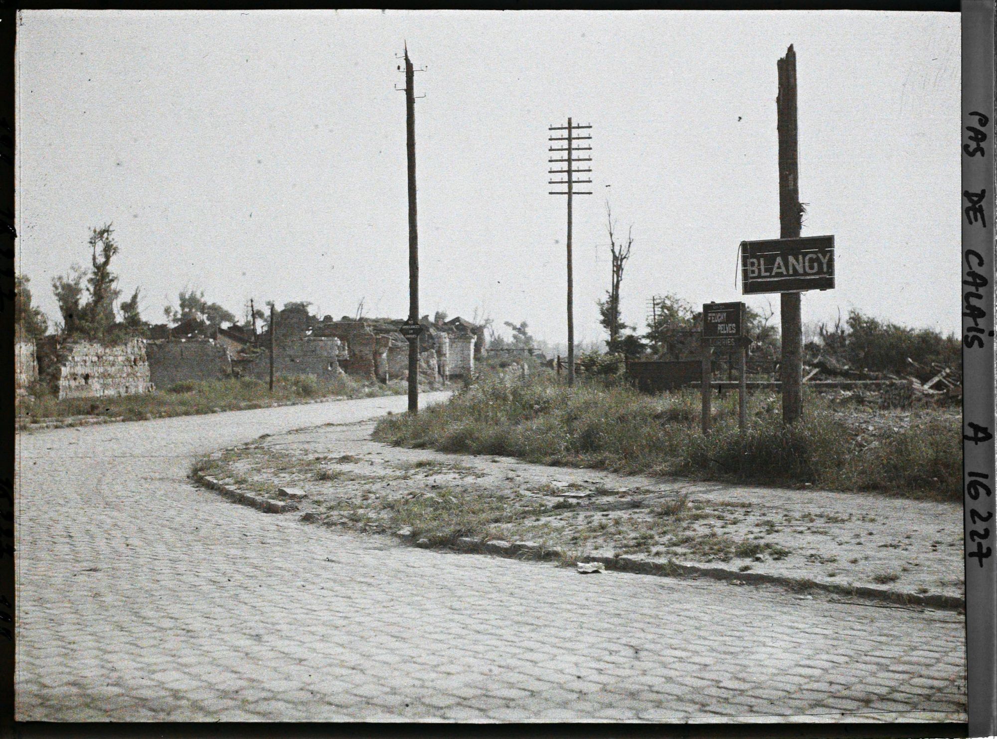 Image représentant France, Blangy, Coin de la rue principale et sa plaque