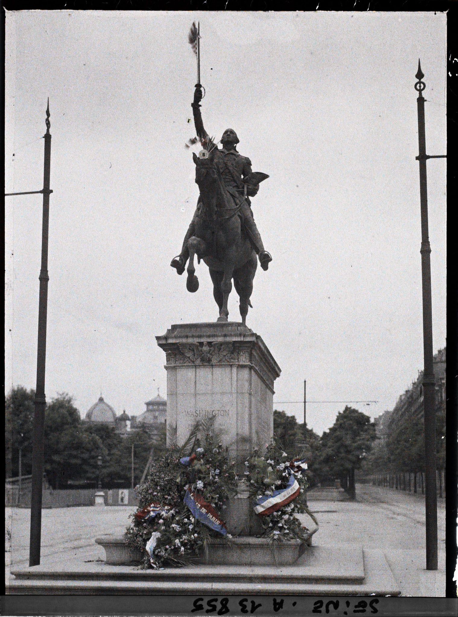 Image représentant Statue équestre de George Washington place d'Iéna