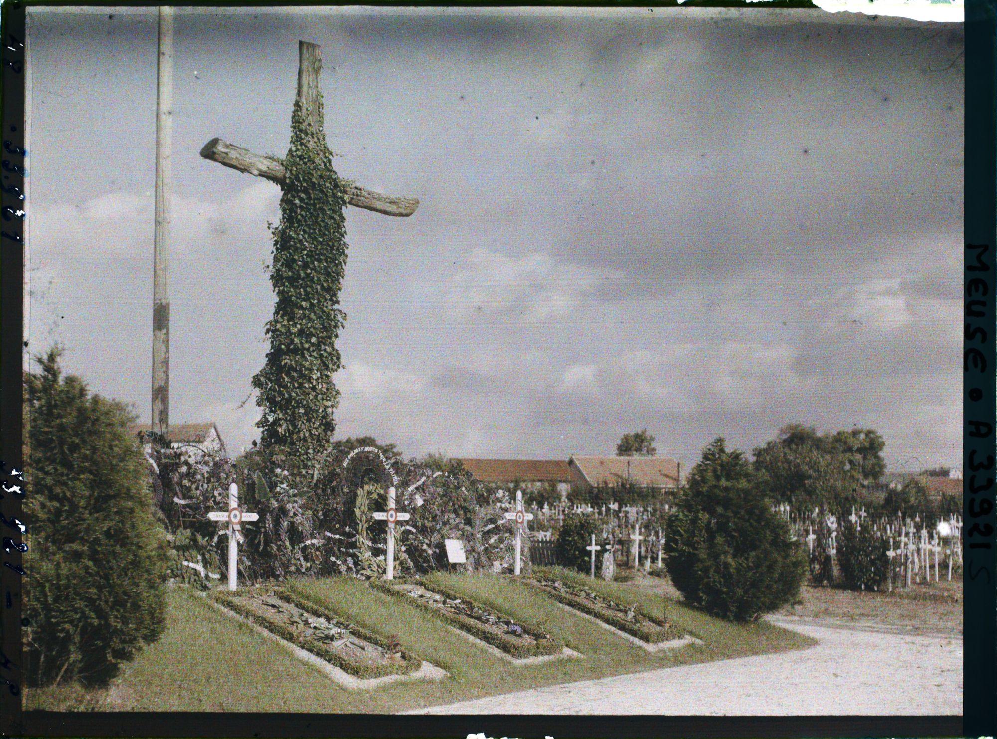 Image représentant France, Verdun, La tombe des Sept Soldats inconnus