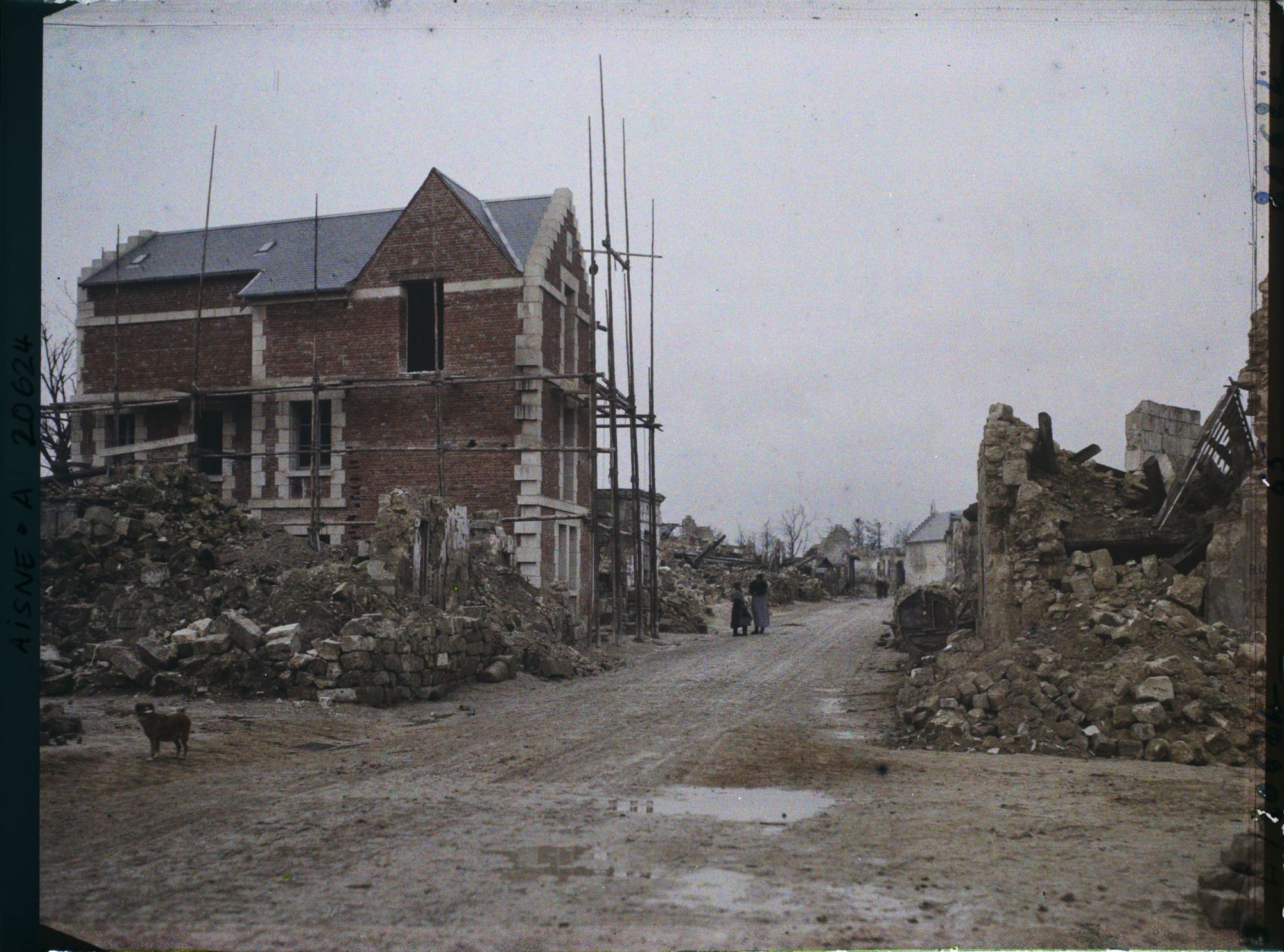 Image représentant France, Crouy, Rue de Laon et maison neuve