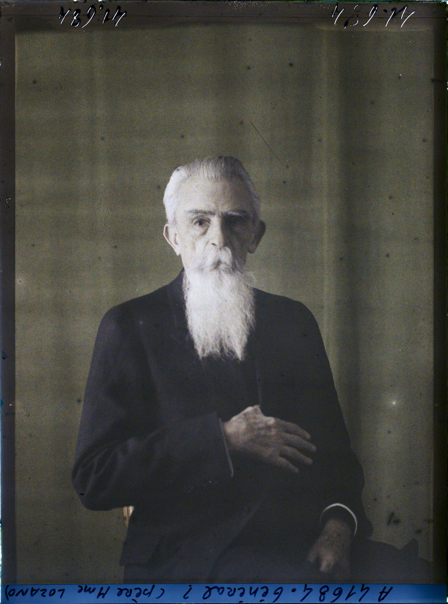 Image représentant Général .... (père de madame Lozano)