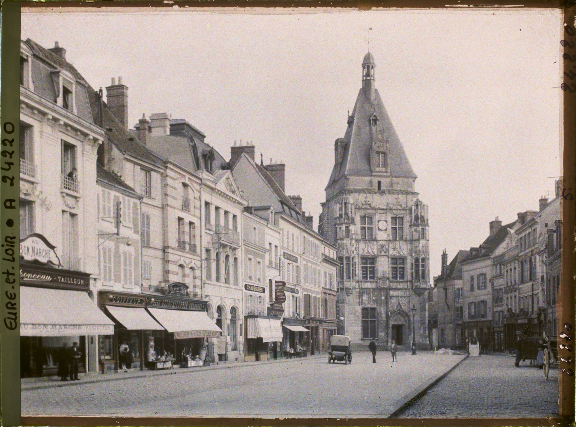 Image représentant Le Beffroi vu de l'actuelle Grande Rue Maurice Viollette