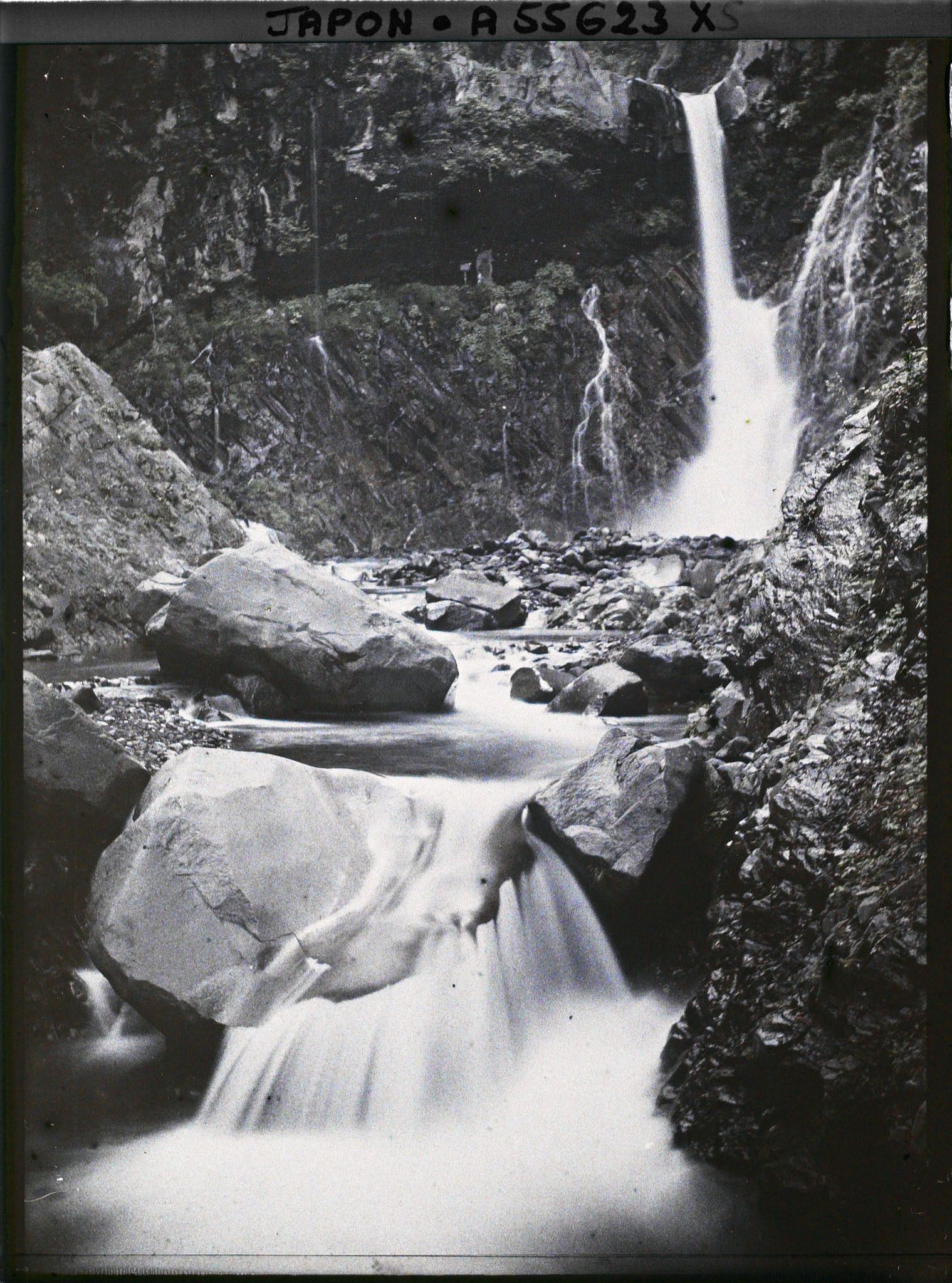 Image représentant Urami-no-taki (chutes d'Urami)