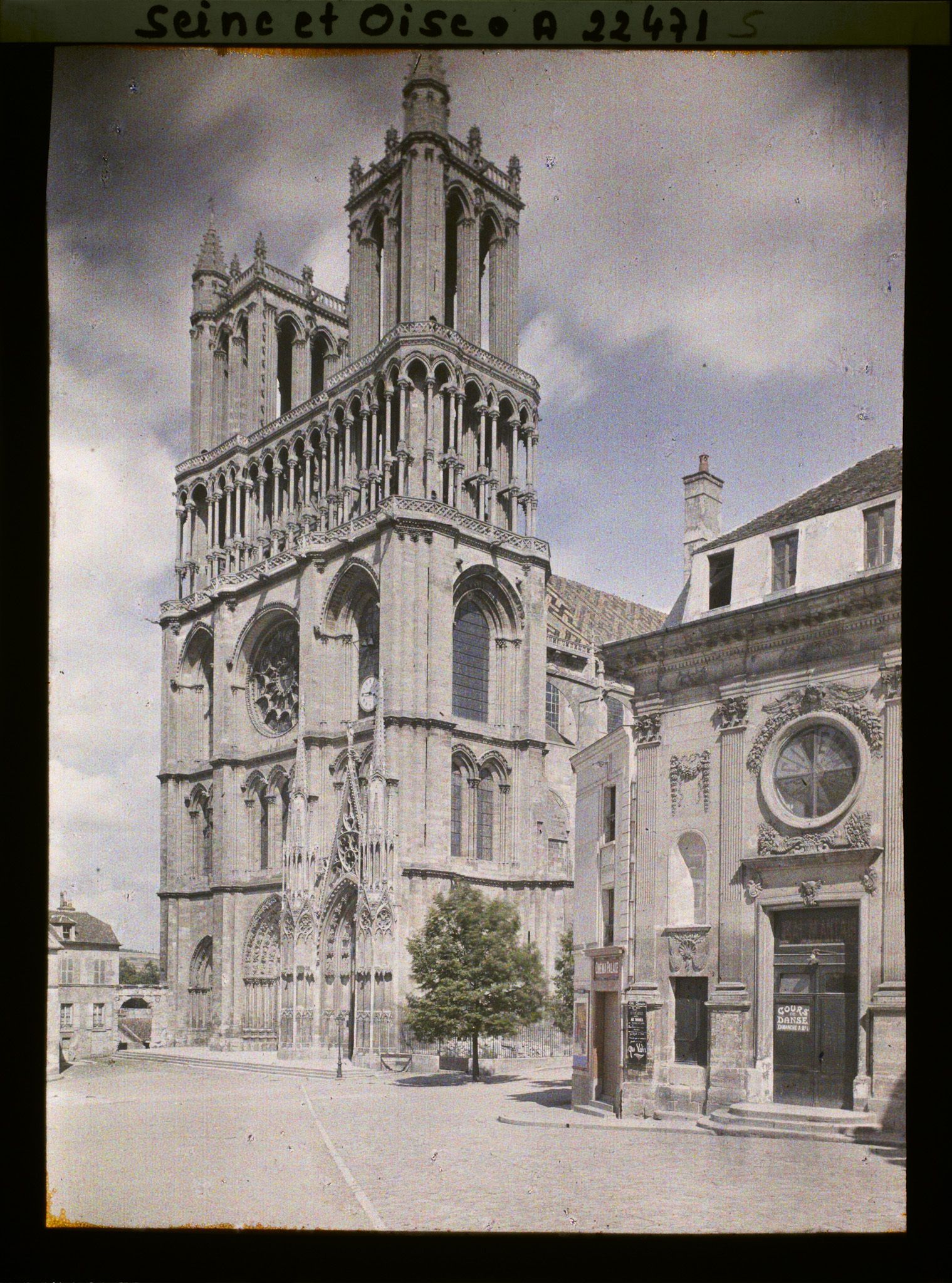 Image représentant France, Mantes, L'Eglise de Mantes