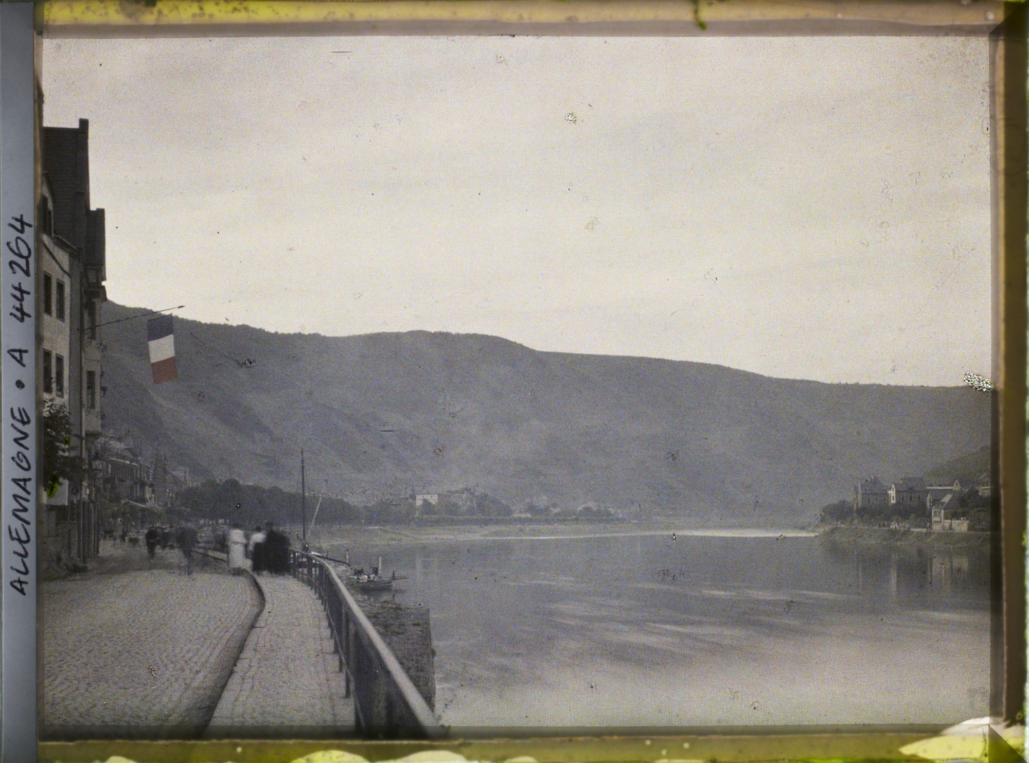 Image représentant Allemagne, Cochem (Moselle), Drapeau Français s/ Maison Commission Interalliée