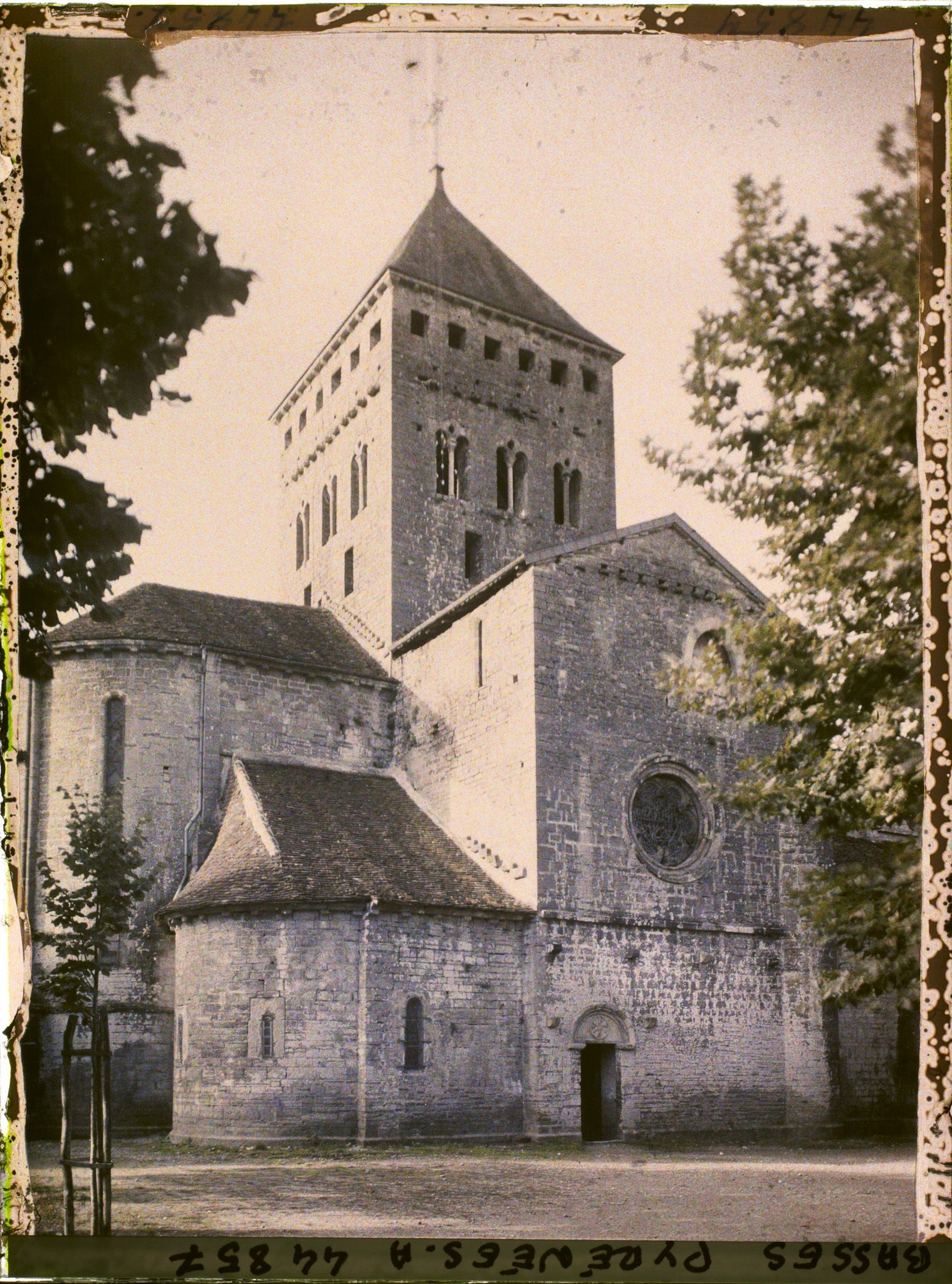 Image représentant France, Sauveterre de Béarn, L'Eglise