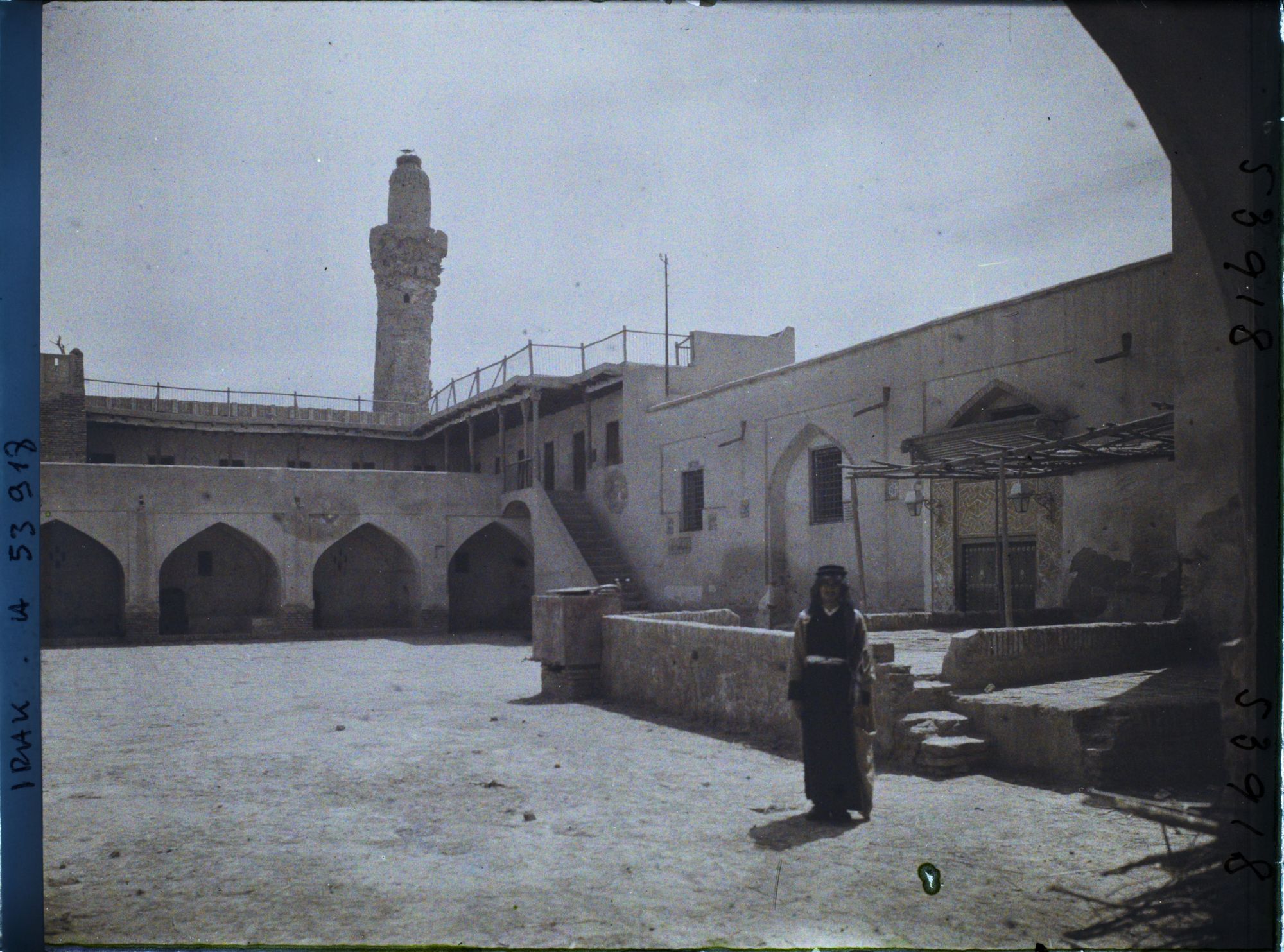 Image représentant Bâtiments et minaret de briques sculptées du XIIIe siècle