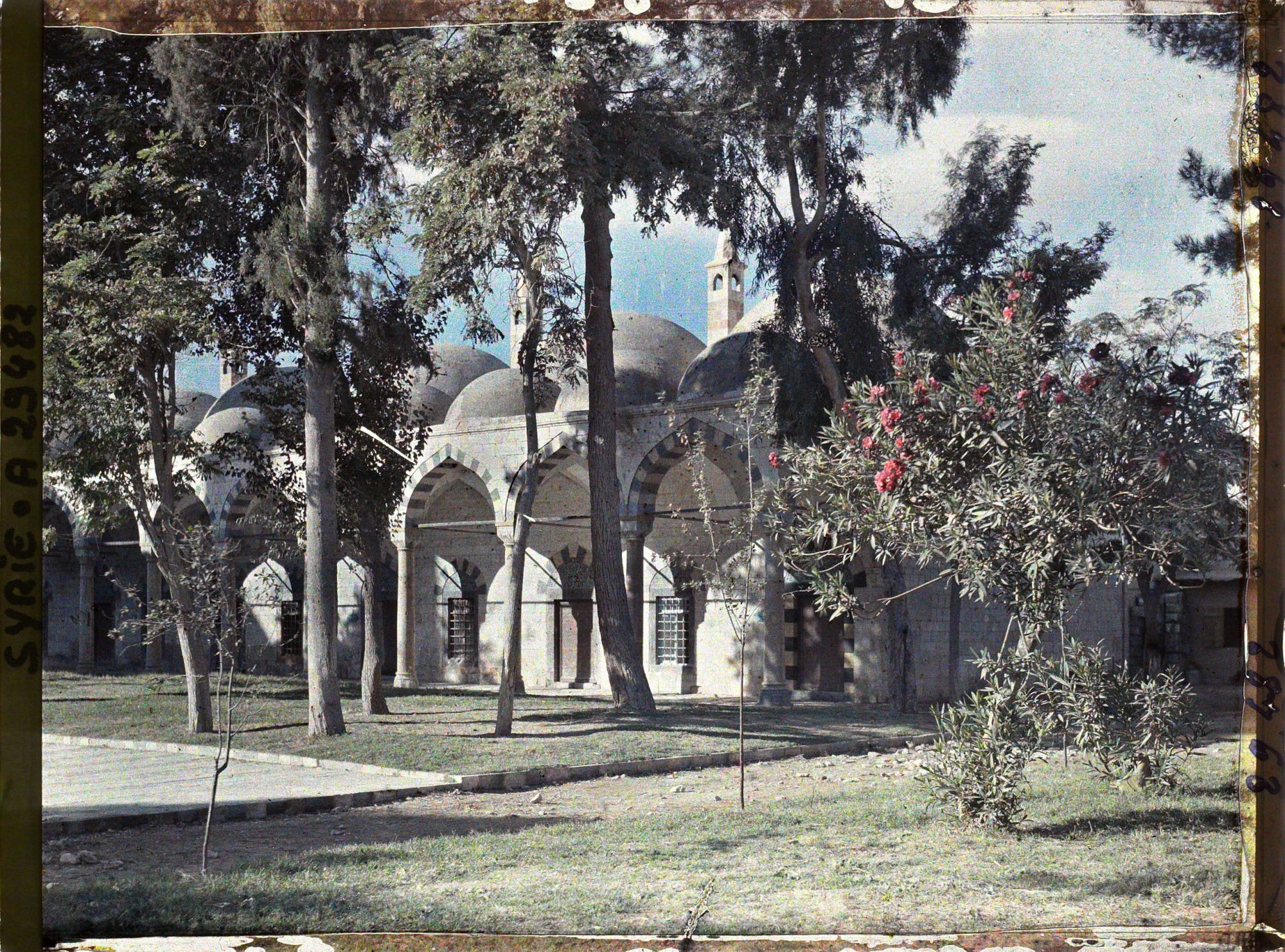 Image représentant Cour et bâtiments annexes de la Tekkiye es Suleymaniye