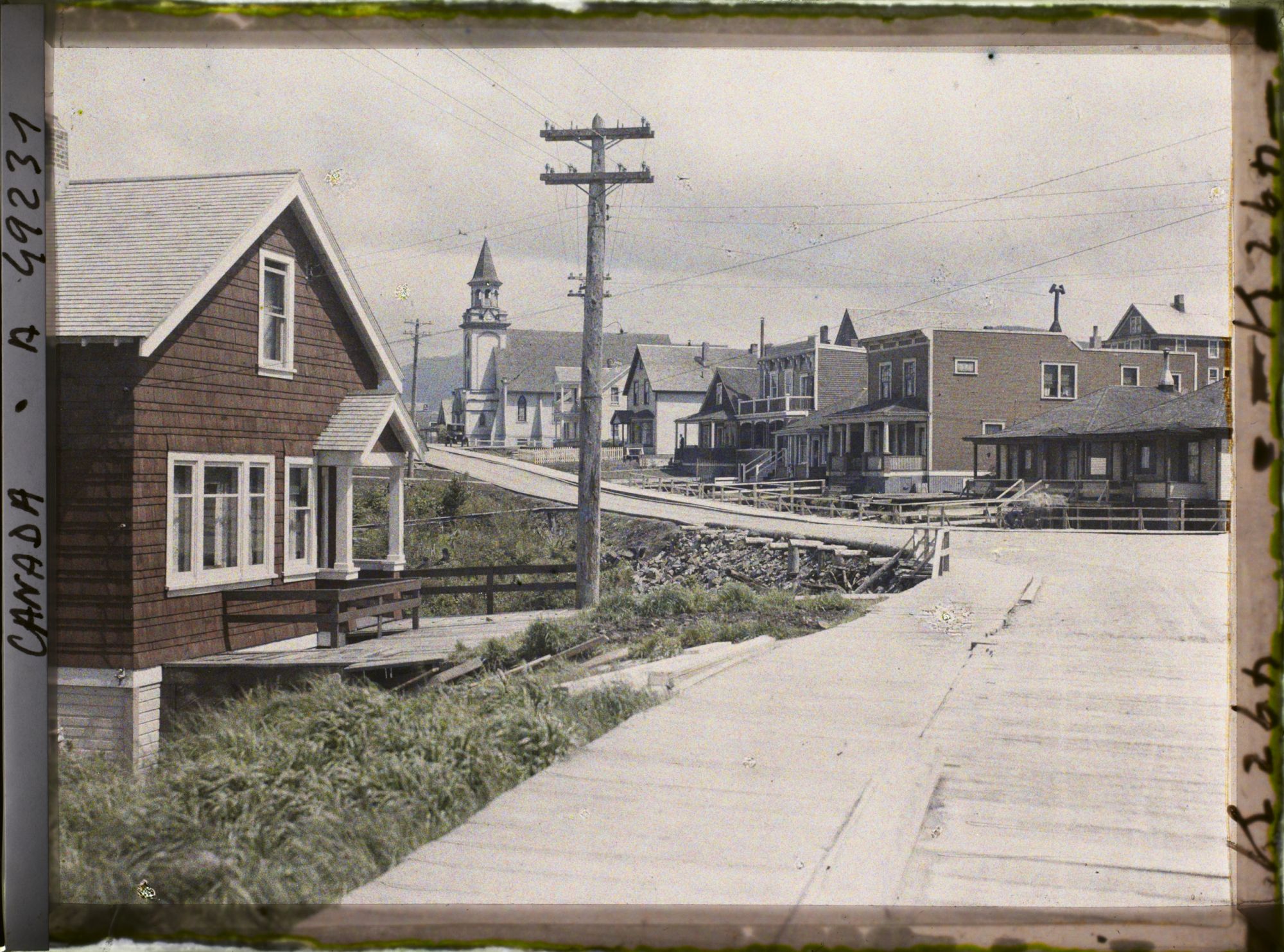 Image représentant Une rue vers l'église