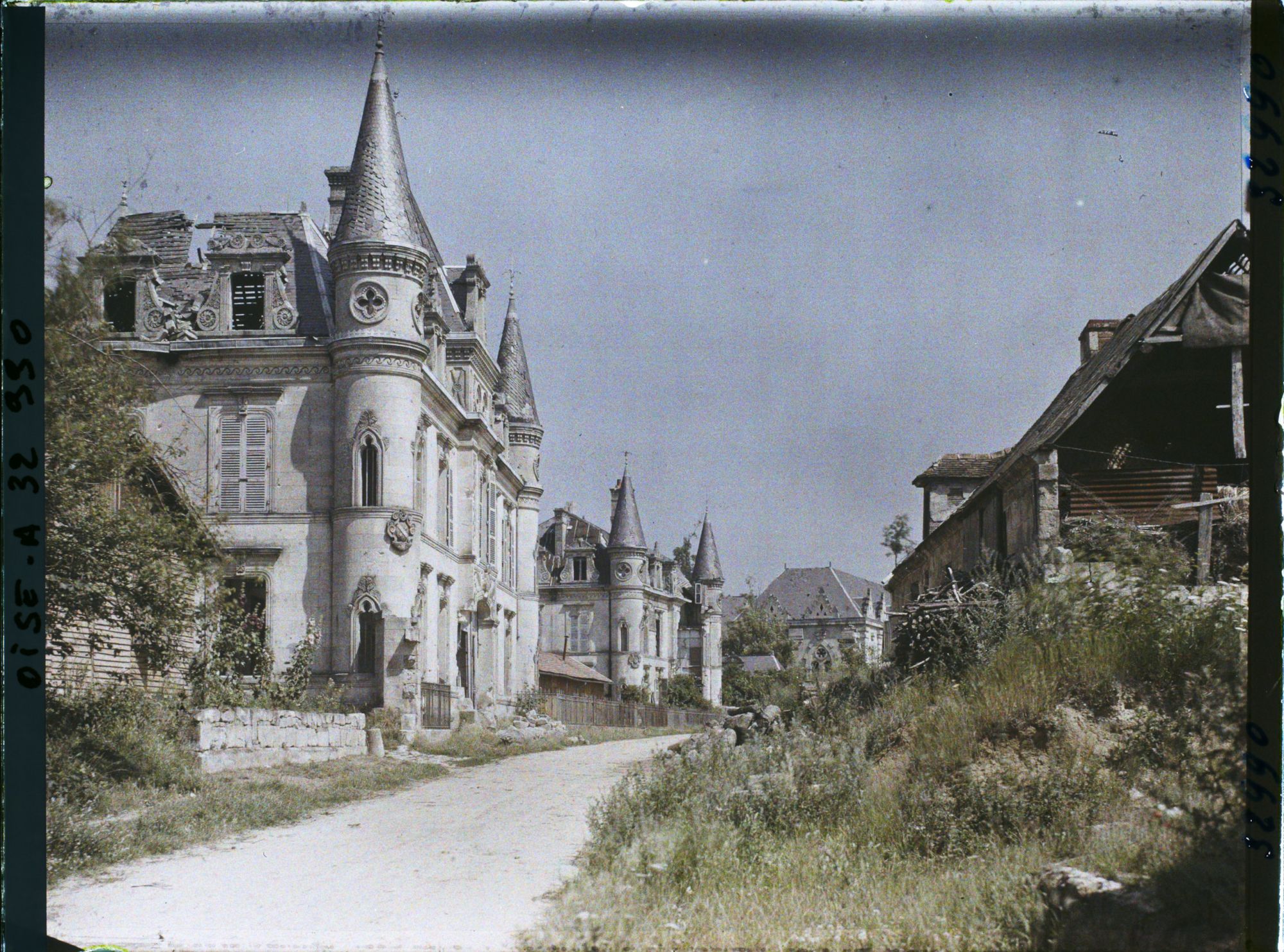 Image représentant France, Chiry, Pavillon d'entrée du Château