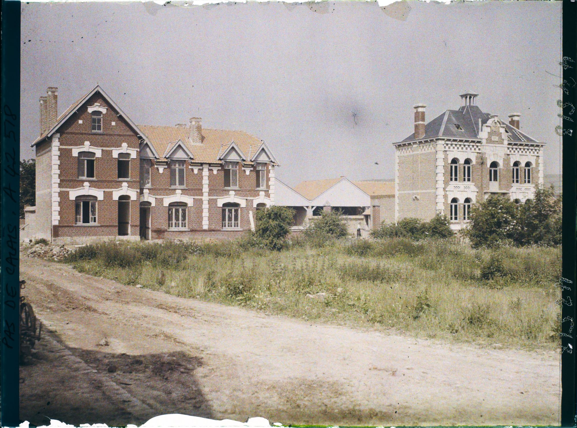 Image représentant France, Souchez, Nouvelle Mairie et Ecoles