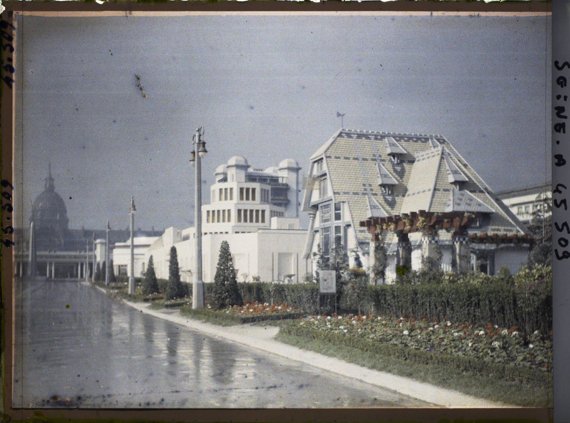 Image représentant L'Exposition des arts décoratifs, L'esplanade des Invalides et le Pavillon de Mulhouse