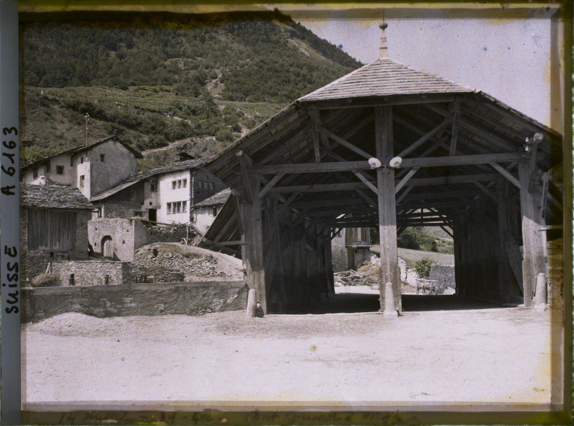Image représentant Le pont couvert sur la Viège