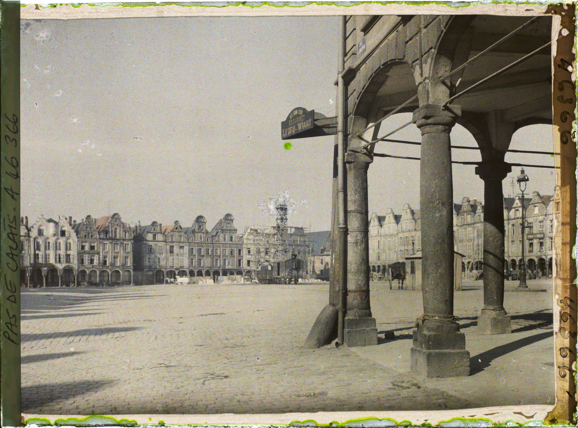 Image représentant France, Arras, Grande Place, partie Sud