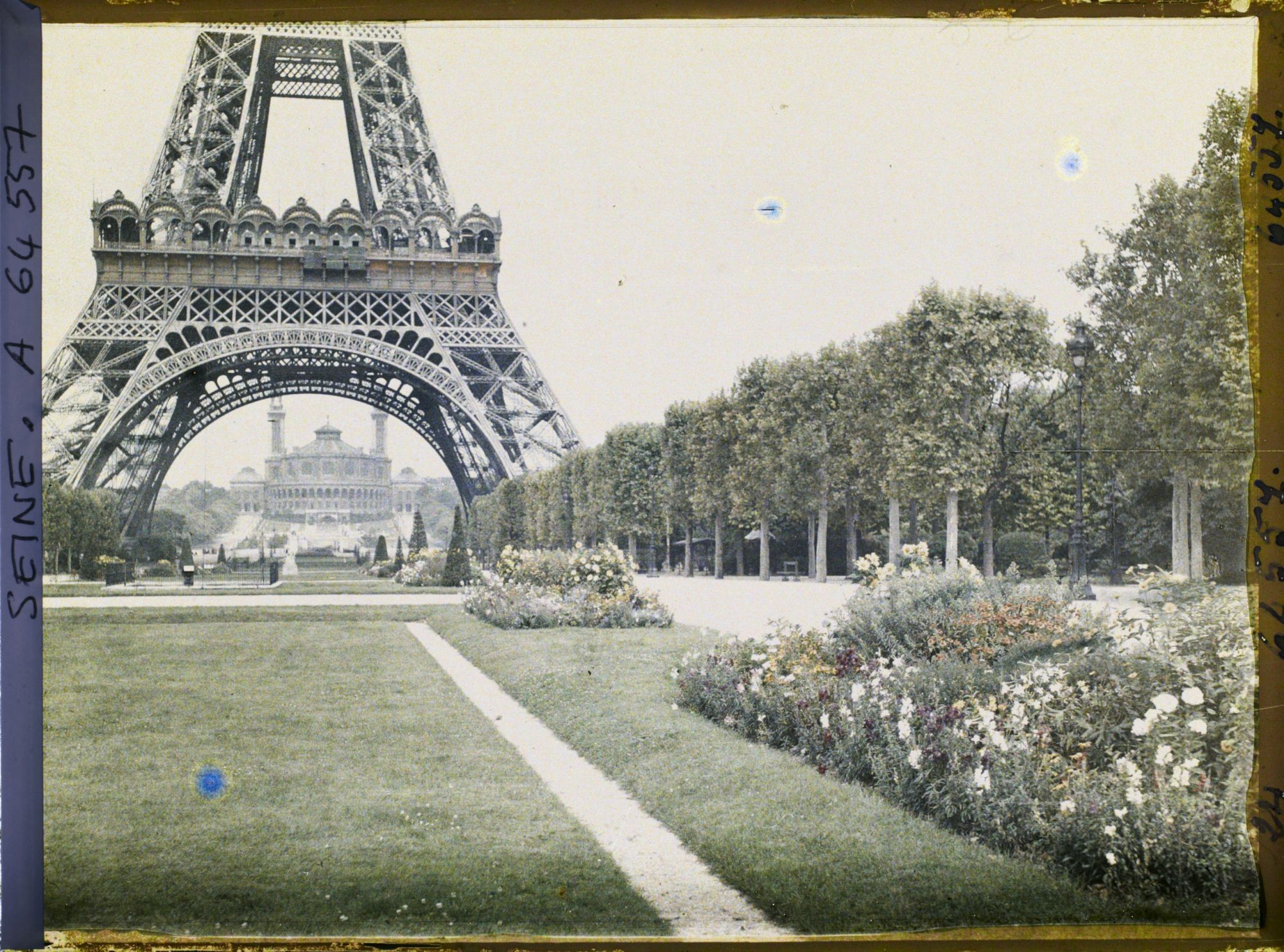 Image représentant Le Champ-de-Mars, la tour Eiffel et le Trocadéro