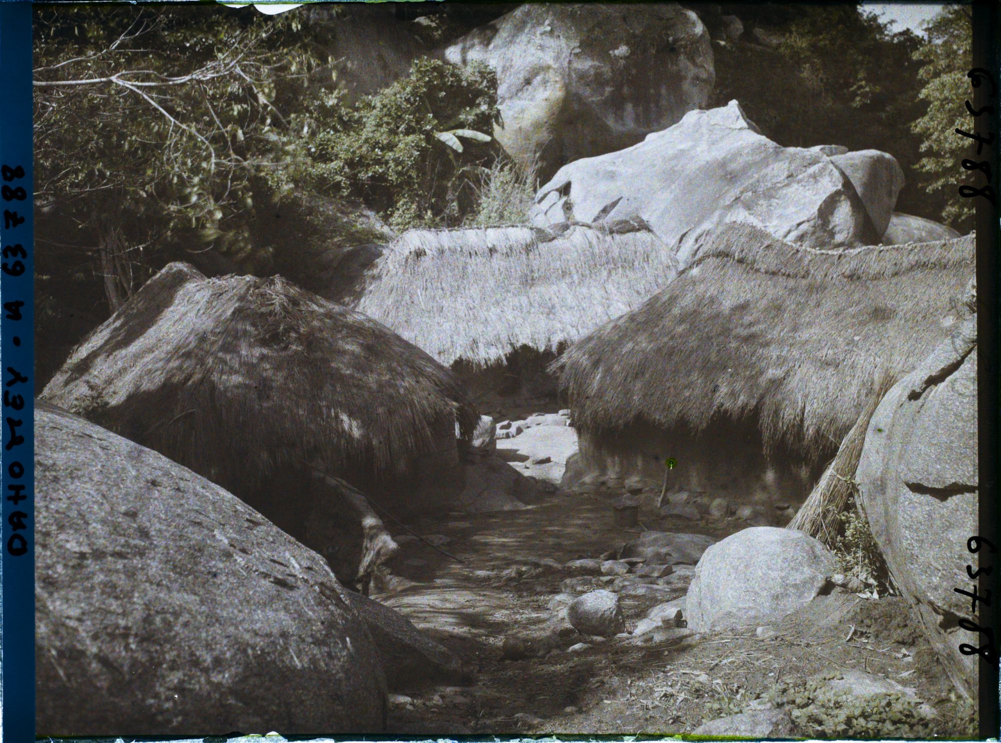 Image représentant Cases au sommet de la montagne