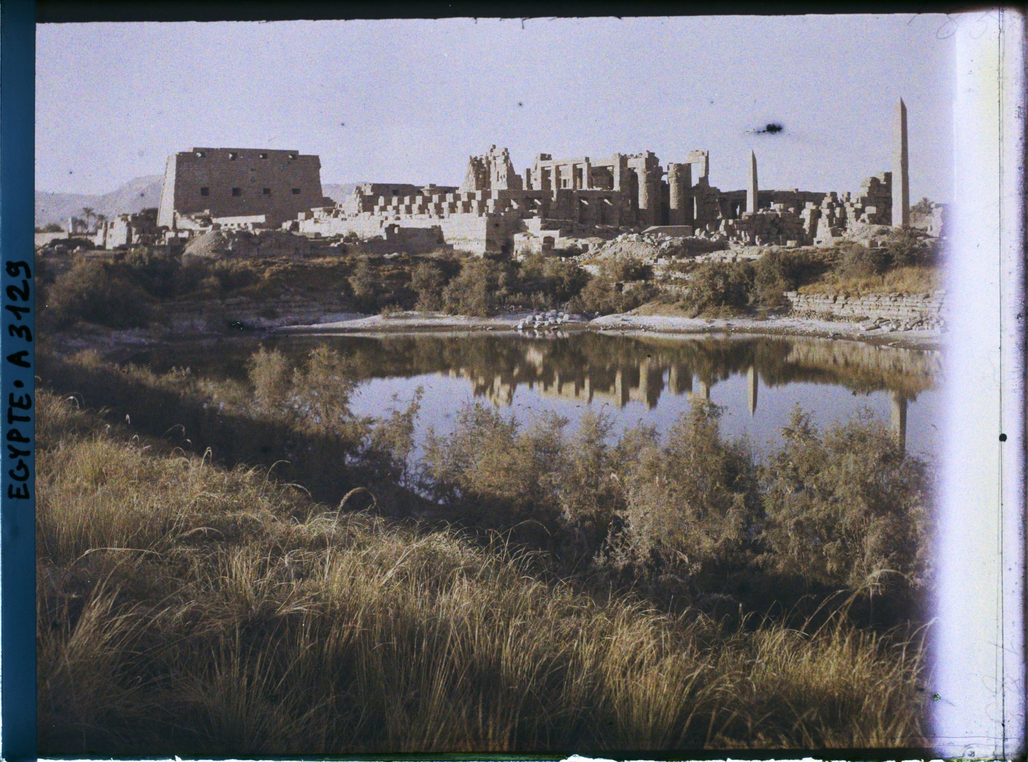 Image représentant Vue de la façade nord du temple d'Amon Râ