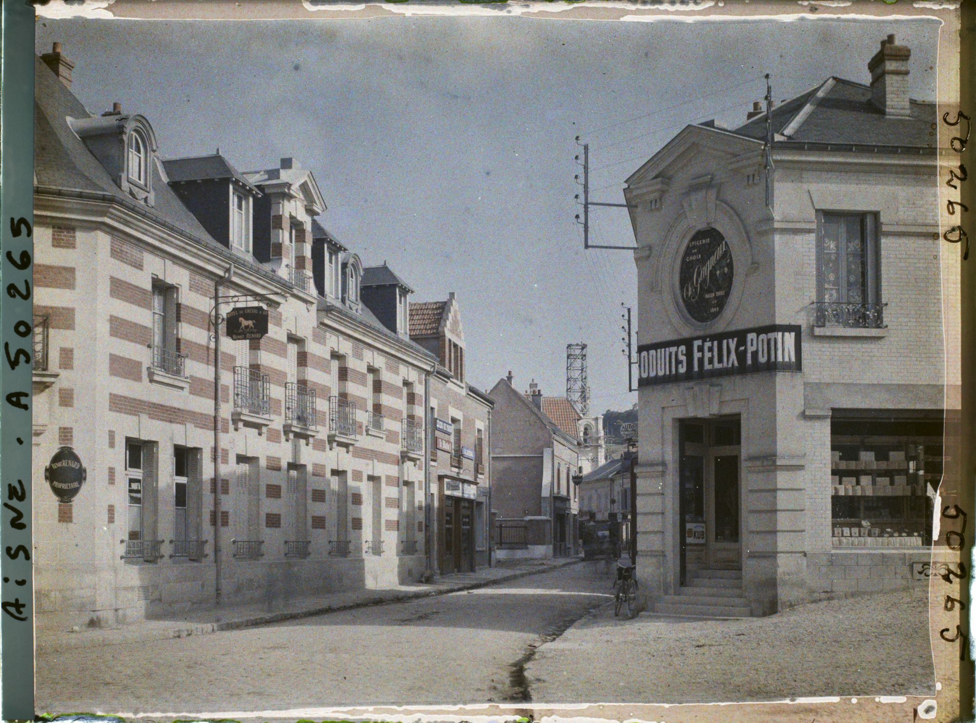 Image représentant France, Vailly, Grande rue vers l'Eglise