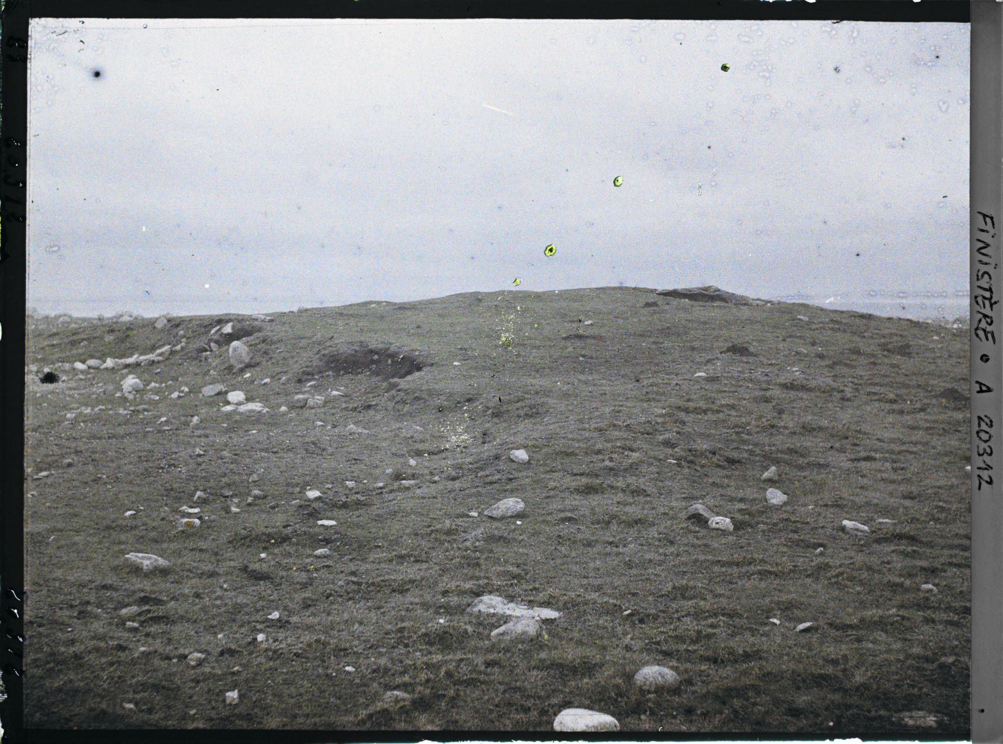 Image représentant Tumulus sur galerie dolménique du Poulguen