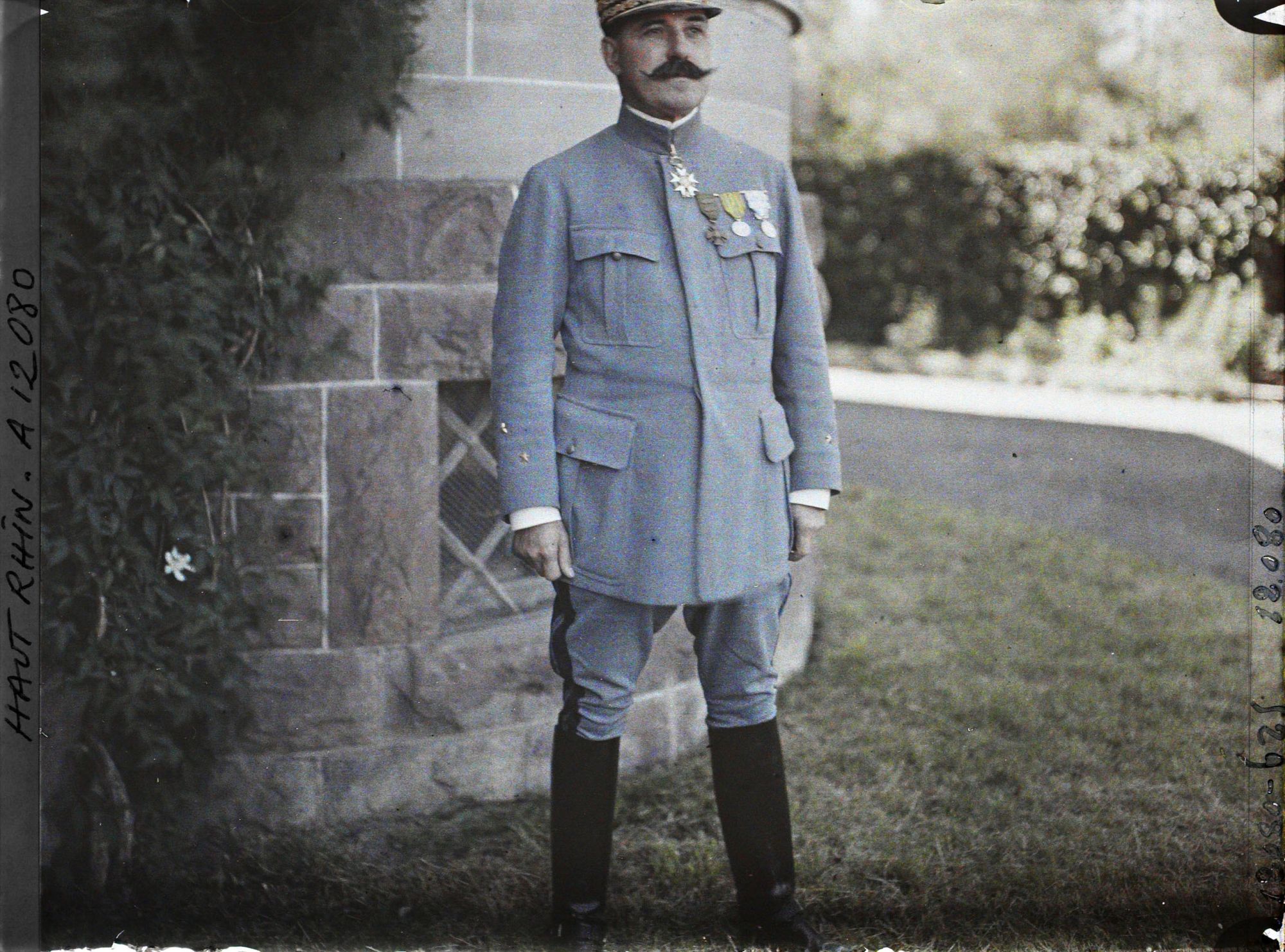 Image représentant Général Berdoulat, Commandt le 1er C.A.C. à Montreux Vieux