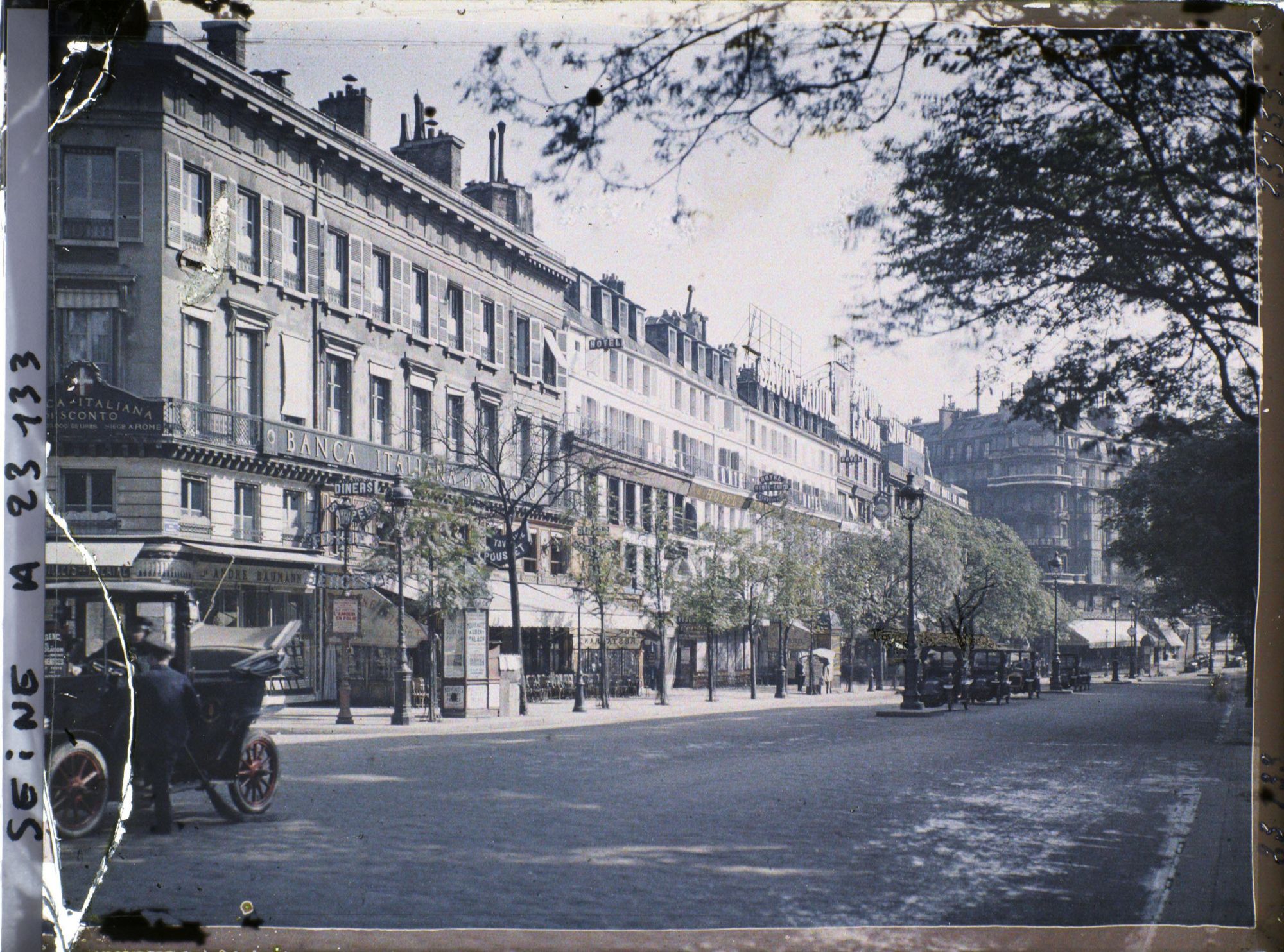 Image représentant Le boulevard des Italiens pris en direction du boulevard Montmartre