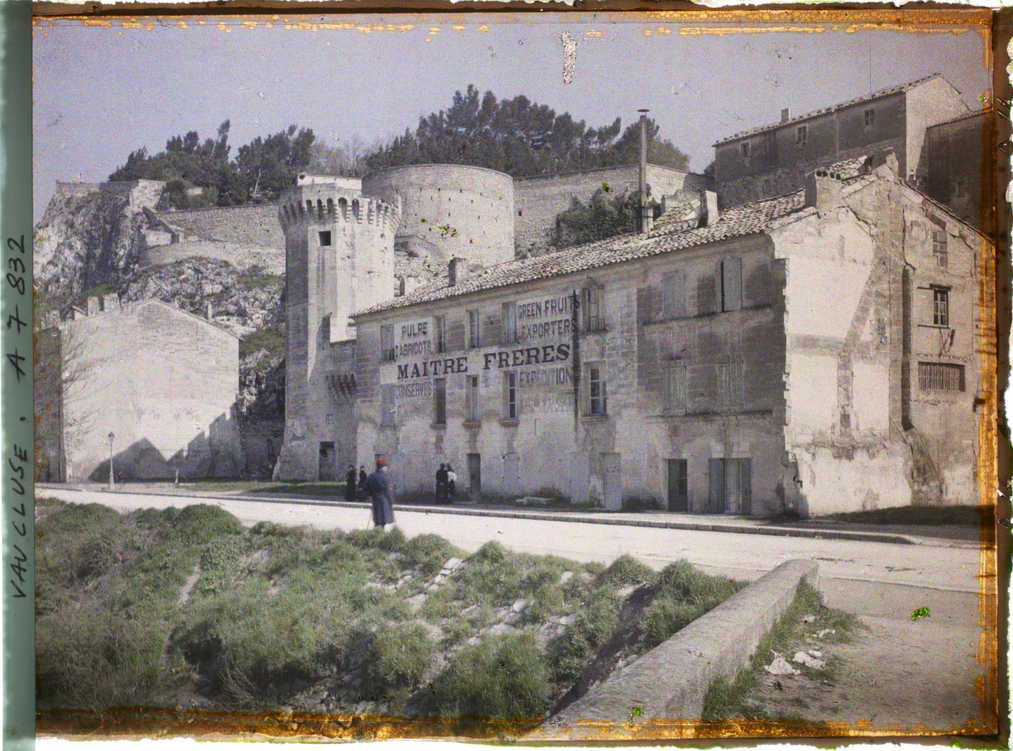 Image représentant Partie des fortifications donnant sur le Rhône