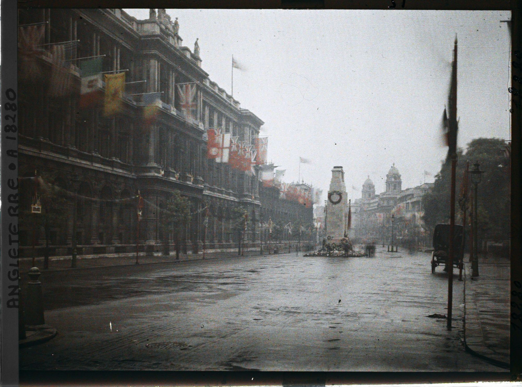 Image représentant Le cénotaphe sur Whitehall
