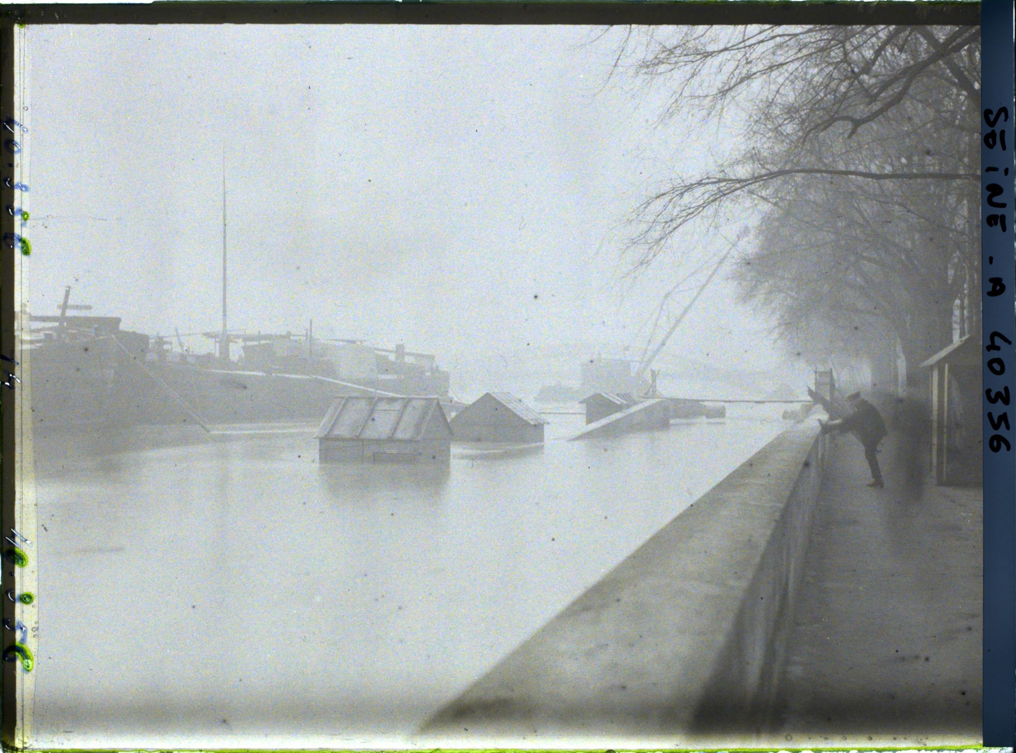 Image représentant Le port de Passy depuis l'île aux Cygnes