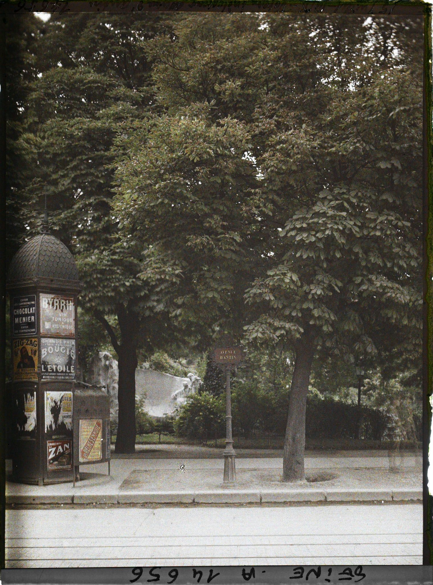 Image représentant Poteau indicateur "Avenue d'Antin"