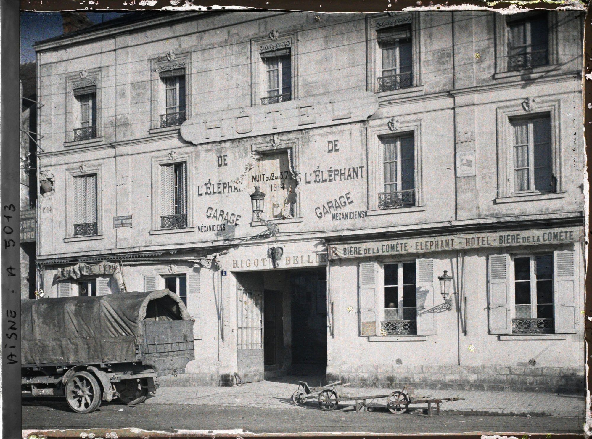 Image représentant L'hôtel garage de l'Eléphant, place du Champ-de-Mars