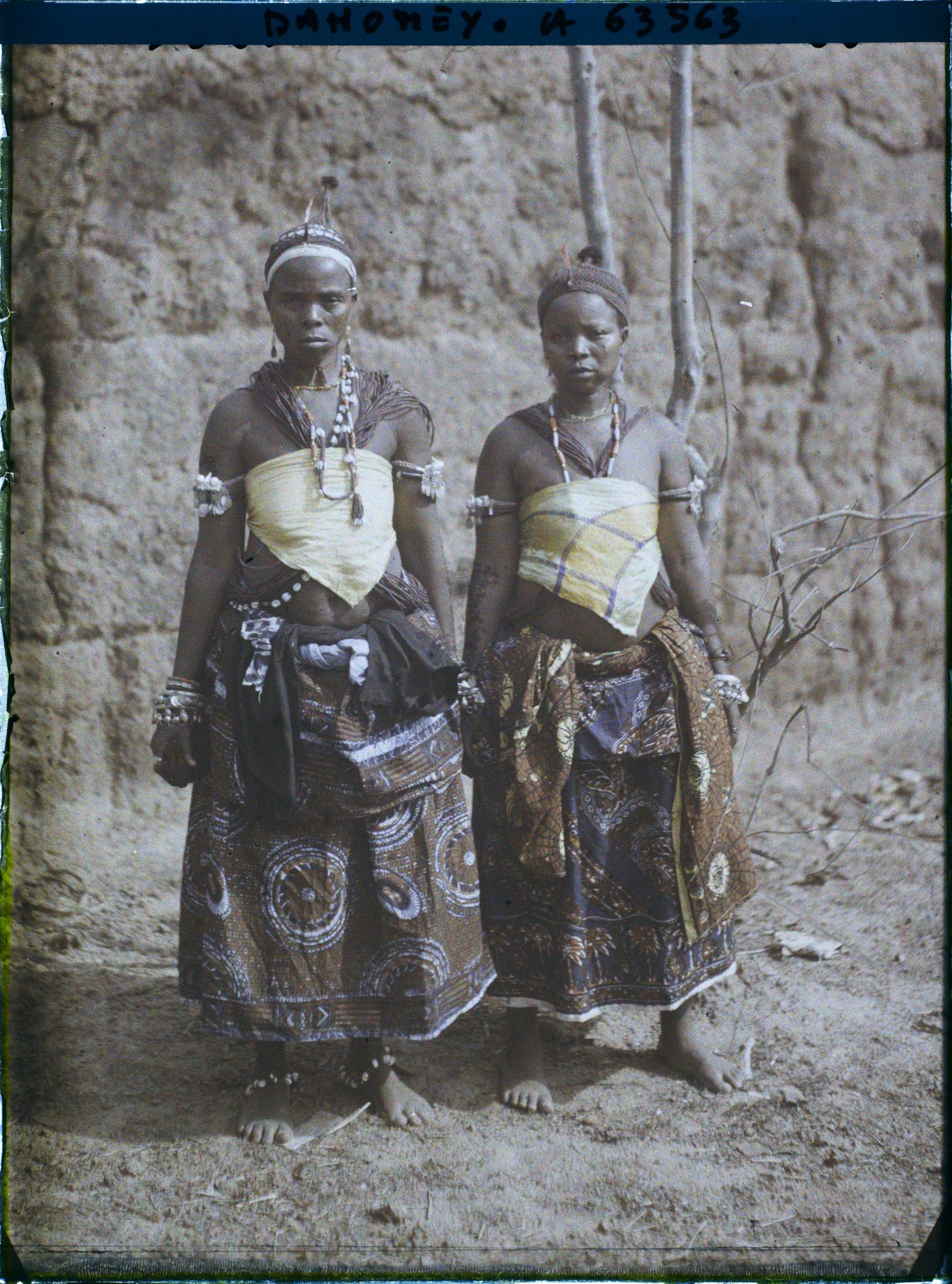 Image représentant Deux féticheuses d'Aligbonon