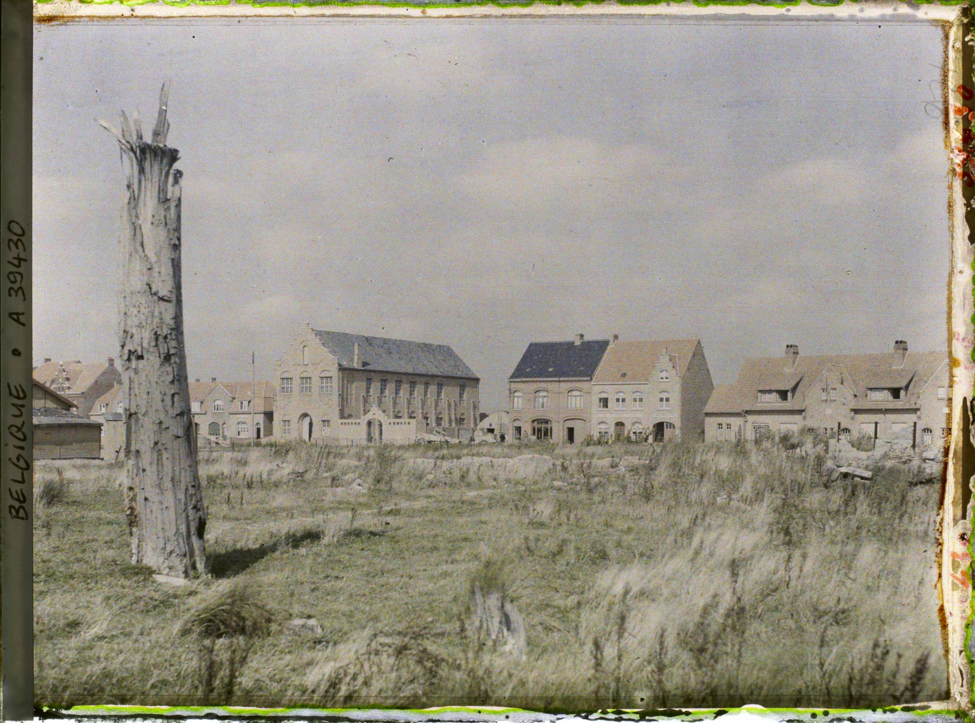 Image représentant Belgique, Langemank, Ecole reconstruite