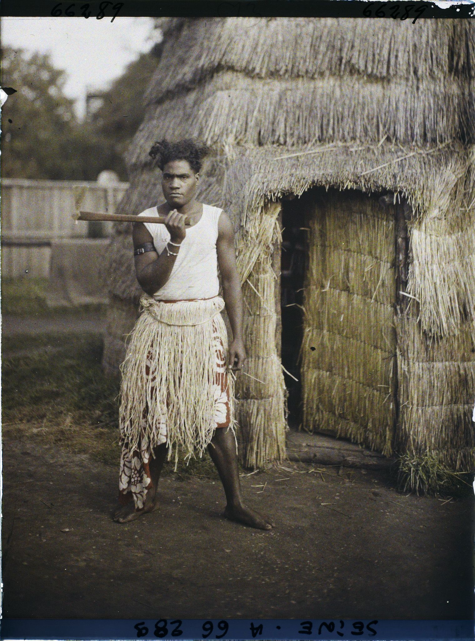 Image représentant L'Exposition Coloniale Internationale de 1931, un homme kanak