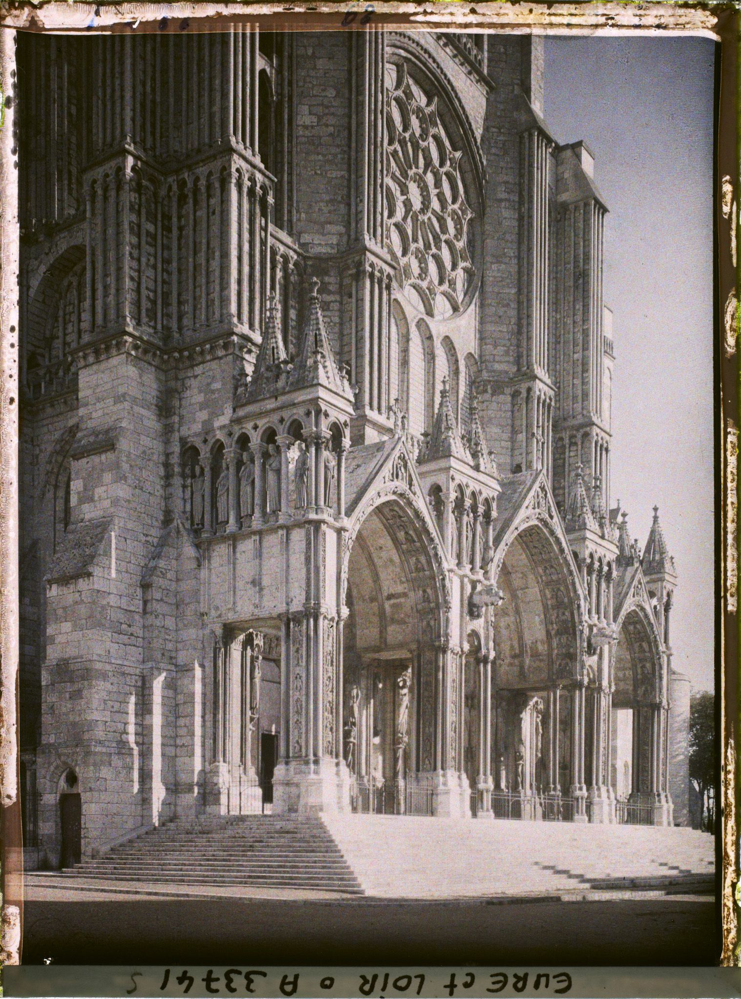Image représentant Le porche du portail de la façade sud de la cathédrale Notre-Dame