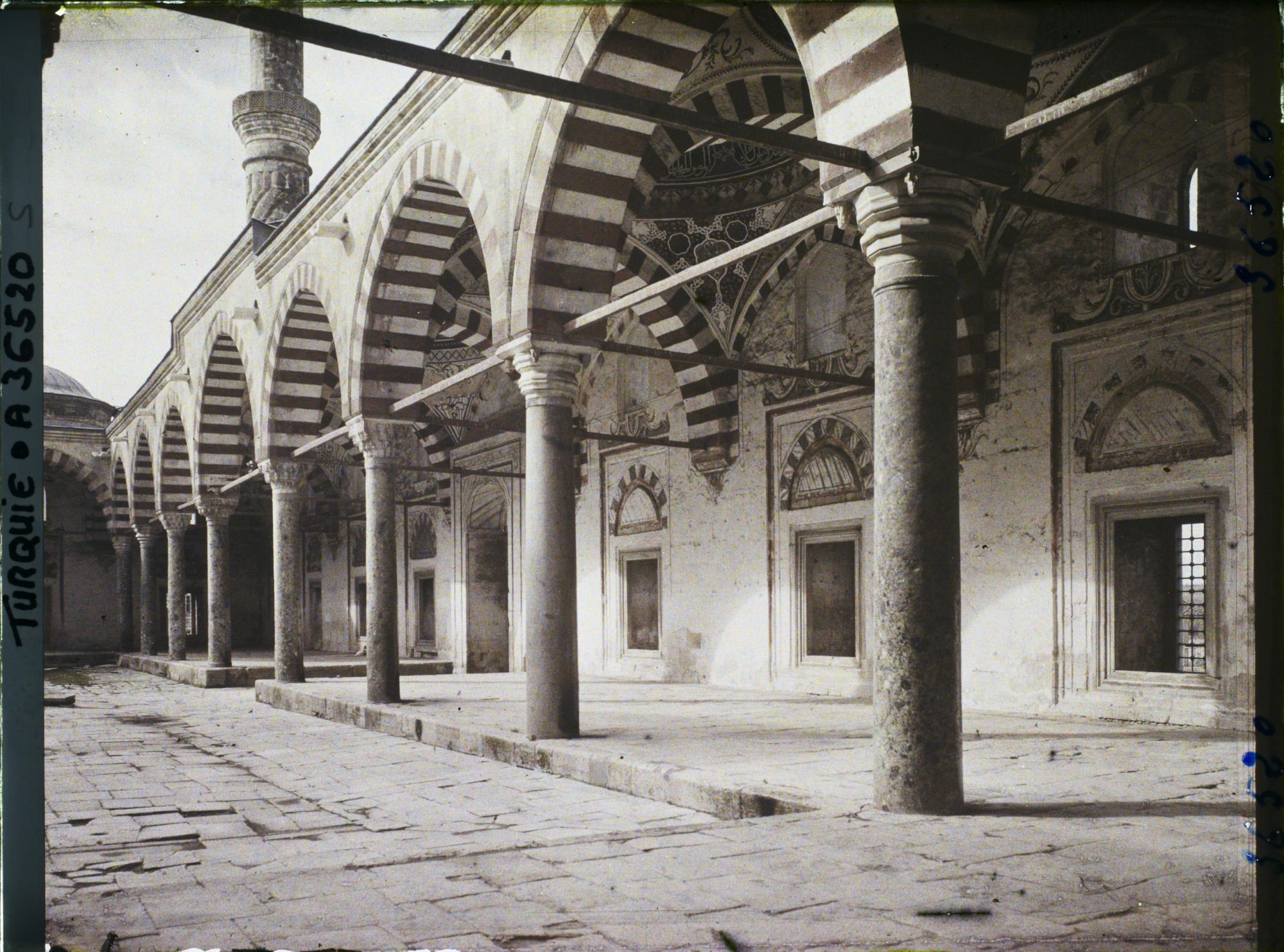 Image représentant Muradiye Camii ( Mosquée de Murad )