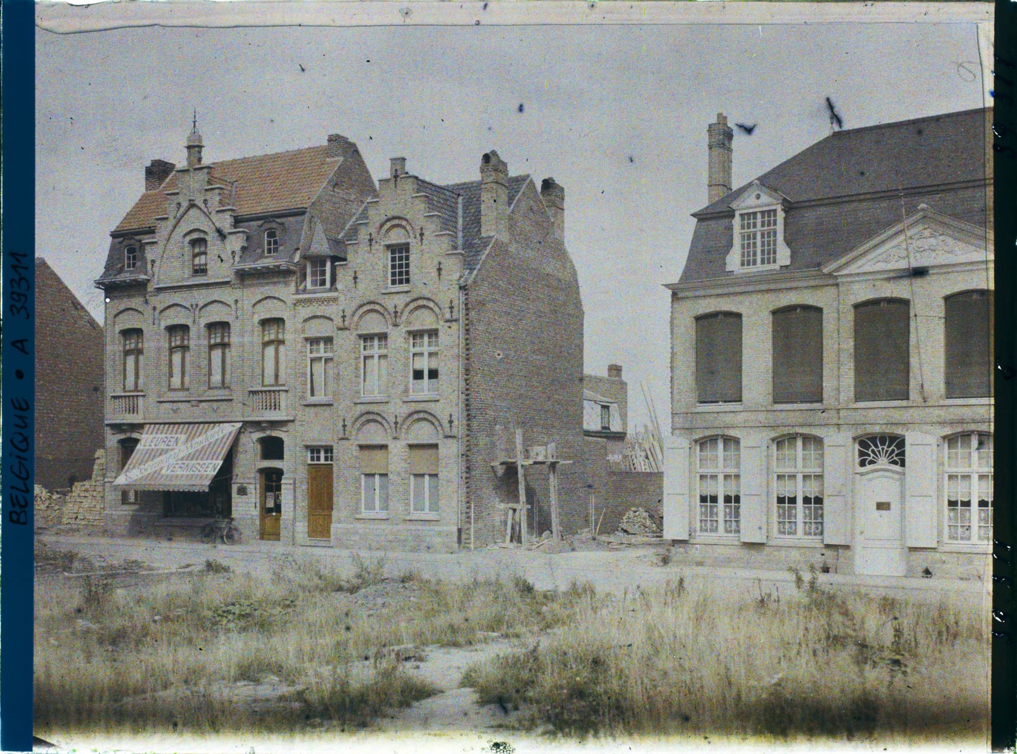 Image représentant Belgique, Ypres, Nouvelles maisons, rue du Beurre