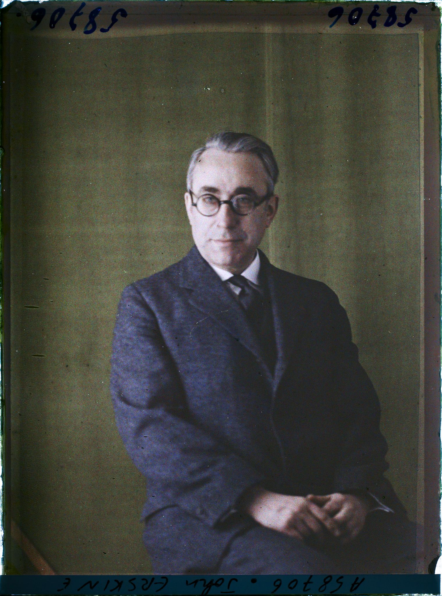 Image représentant https://musee-albert-kahn.s-museum.fr/home/NWQ2OTAwYzNmYjZlZTk1ZWQwODJmMjY4L2dlbmVyaWMtbm90aWNlLXRhYi9hdXRob3JpdHkvNjE3YTc5ZjVjZjhiODk2OGIzMzM3ZDIx/5d6900c3fb6ee95ed082f268/generic-notice-tab/authority/617a79ebcf8b8968b3336c93 Monsieur John Erskine