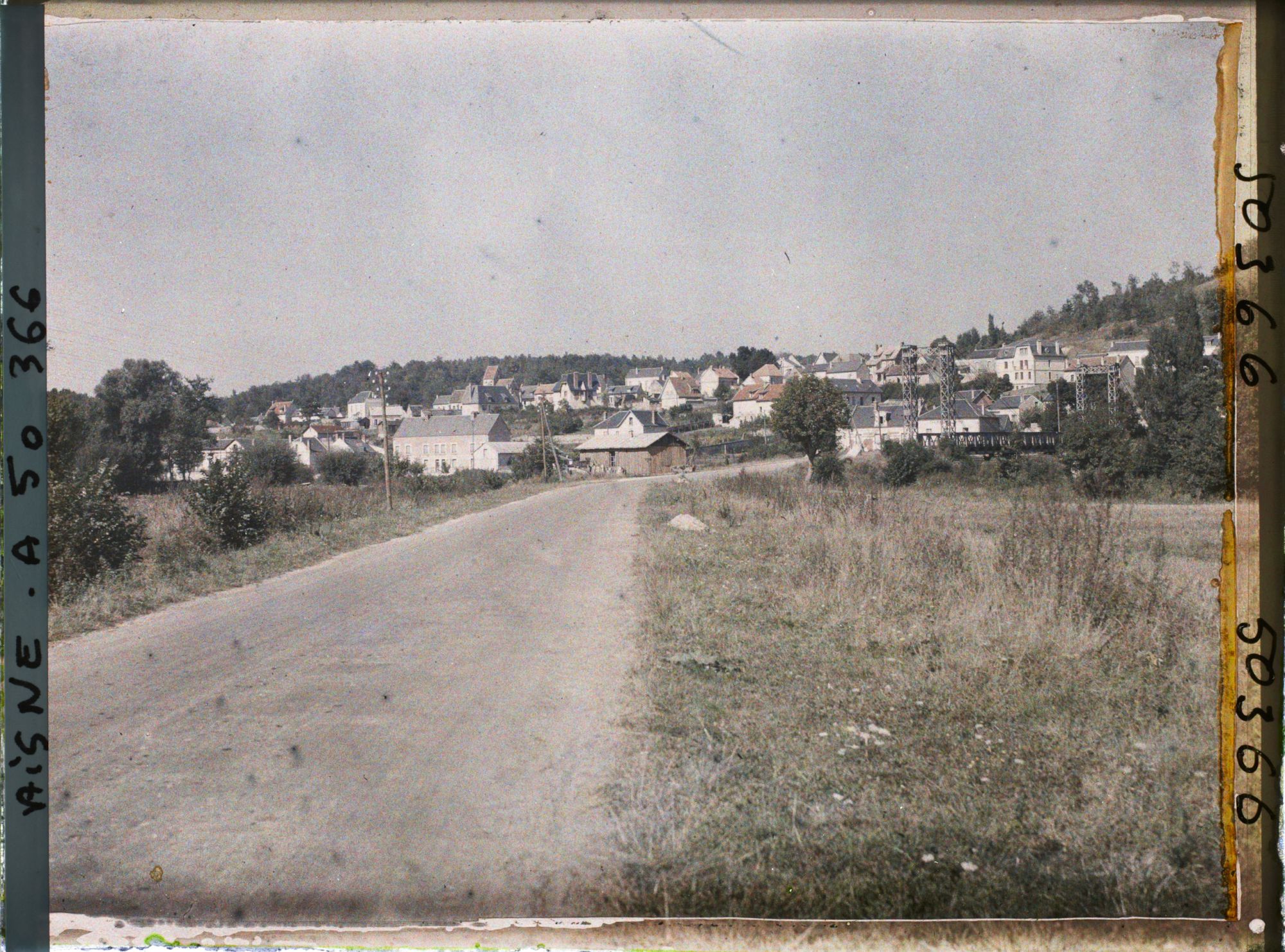 Image représentant France, Pommiers, Vue Gle du Village