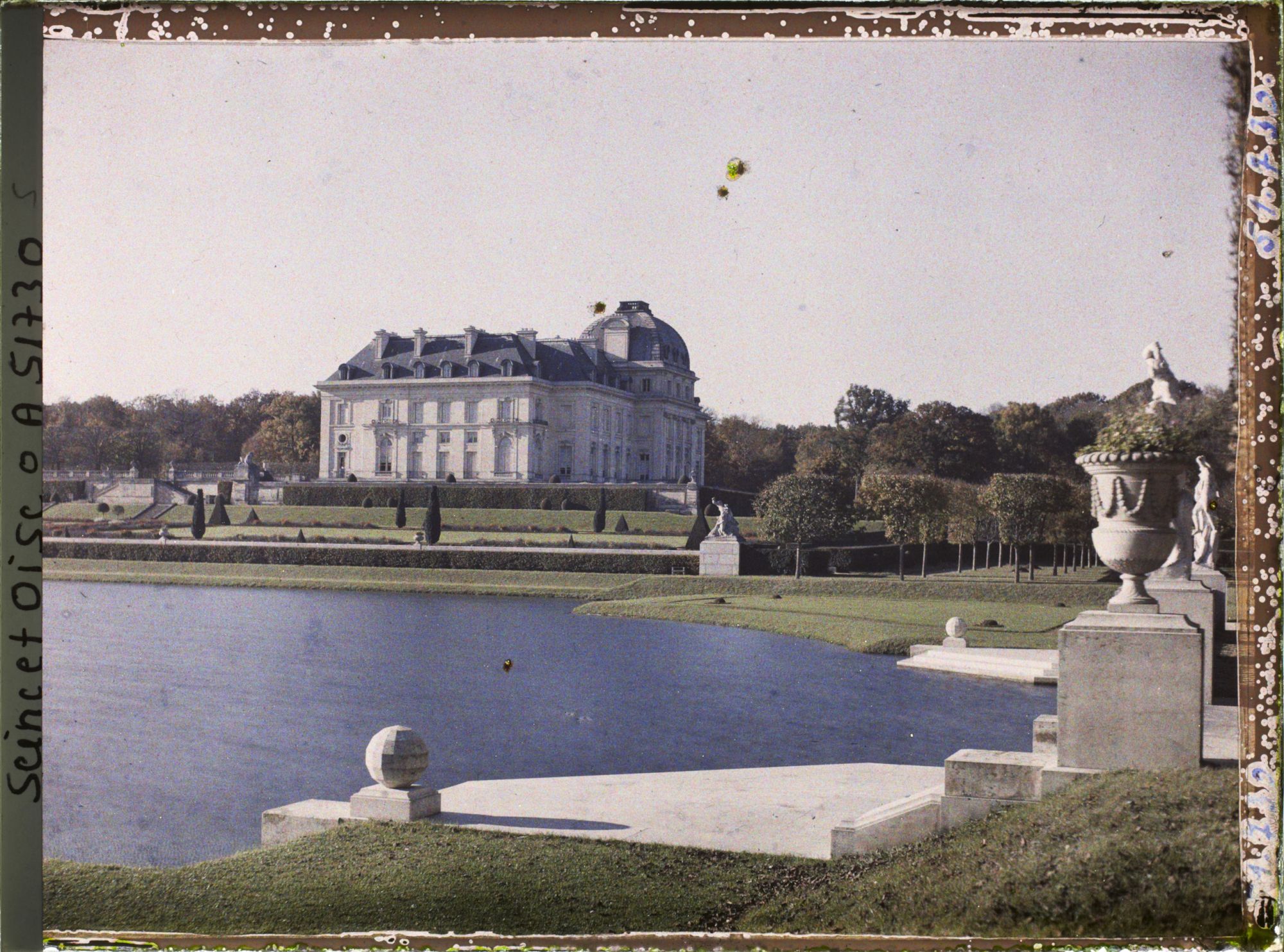 Image représentant Les jardins et le château de Voisins