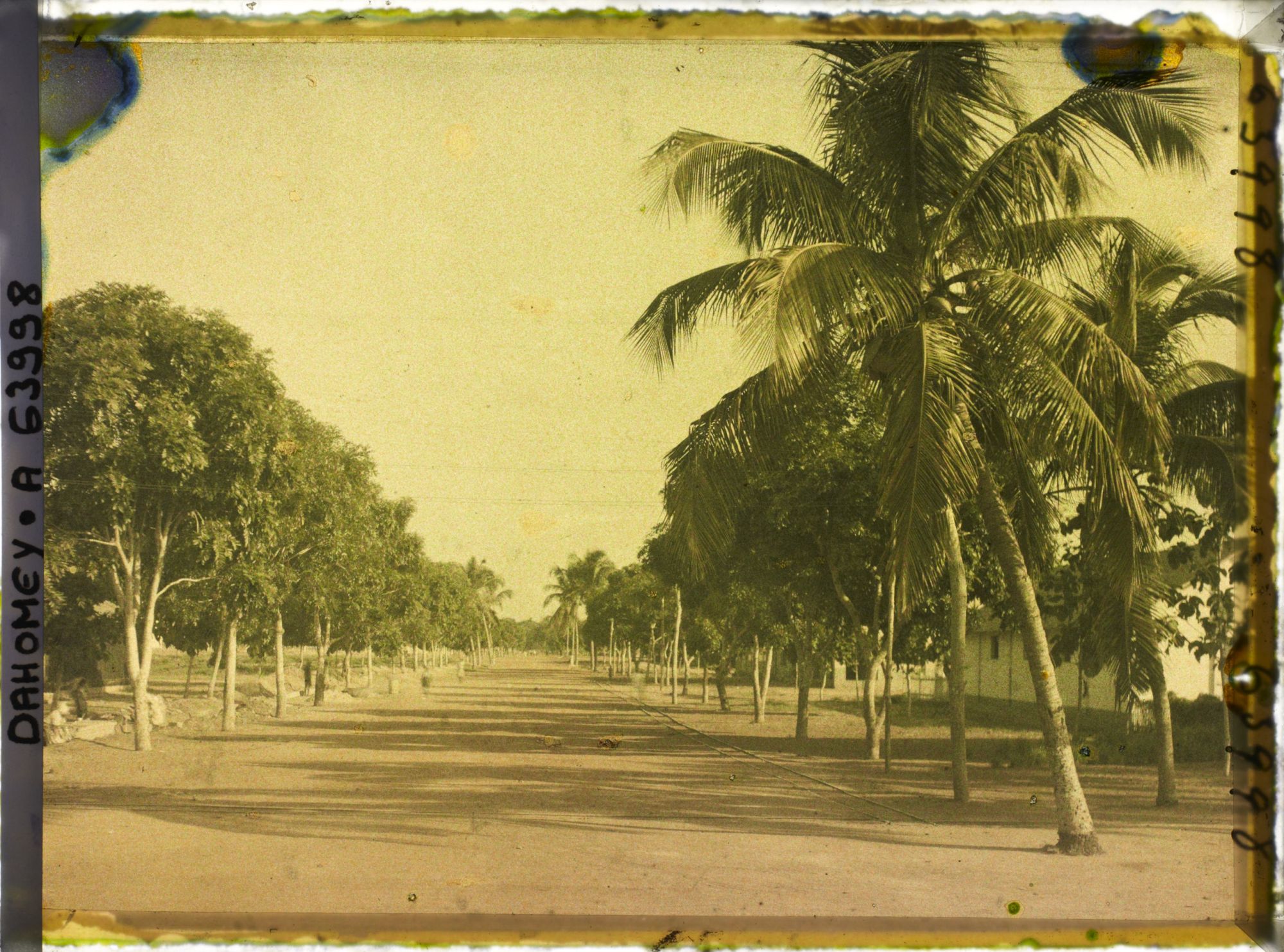 Image représentant L'avenue d'Awansoli dans le quartier européen