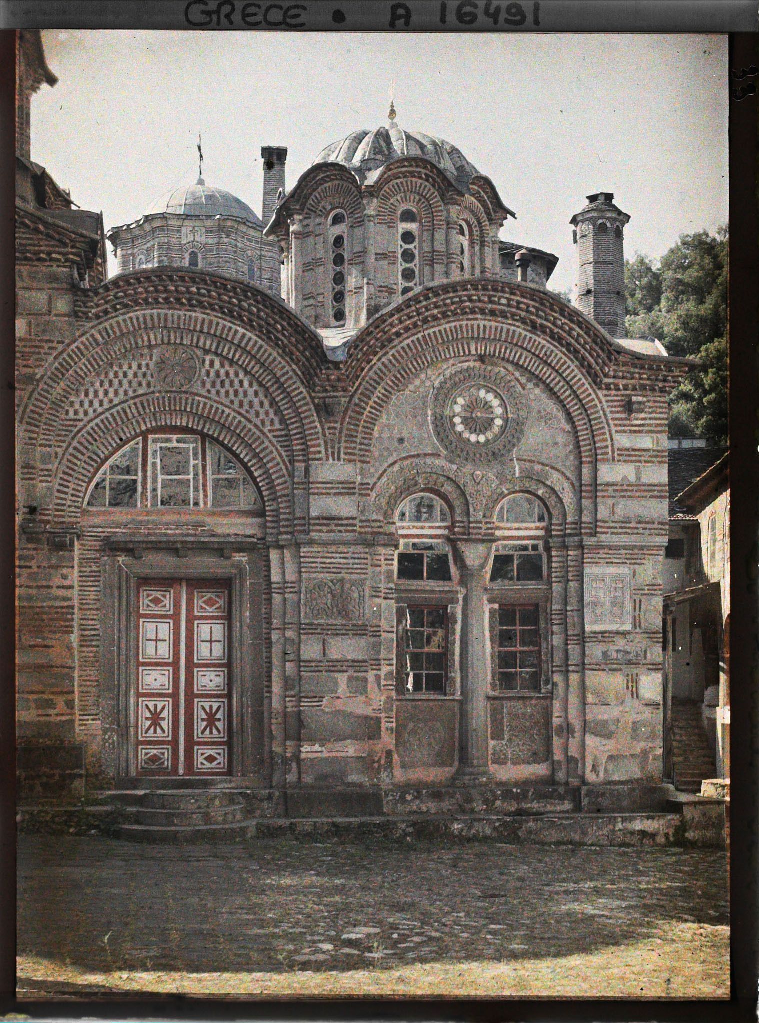 Image représentant Turquie, Hilendar, Narthex ajouté à l'Eglise par le Prince Lazare