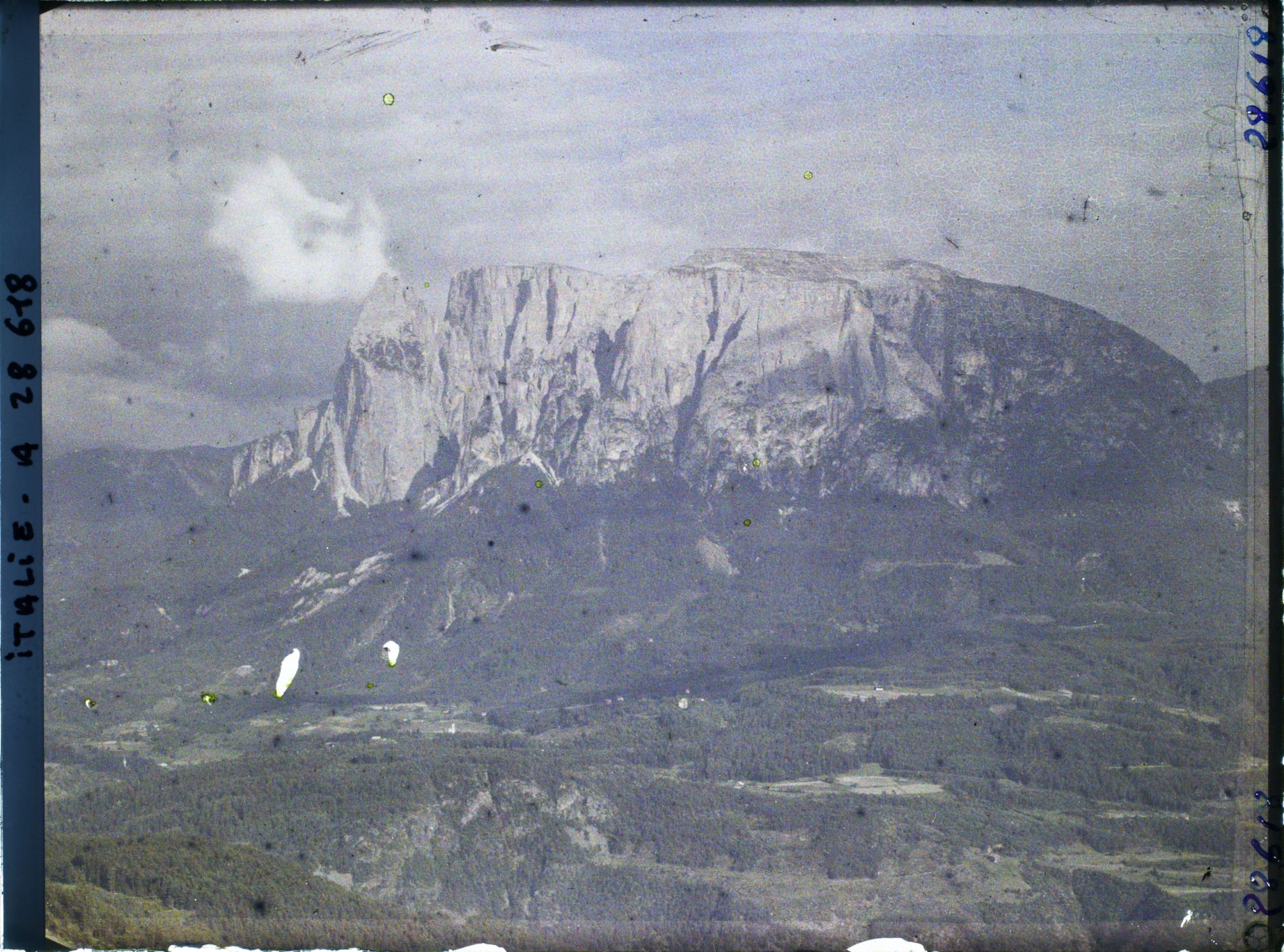 Image représentant Le mont Schlern (ou mont Sciliar, 2563 mètres) pris depuis le village de Klobenstein