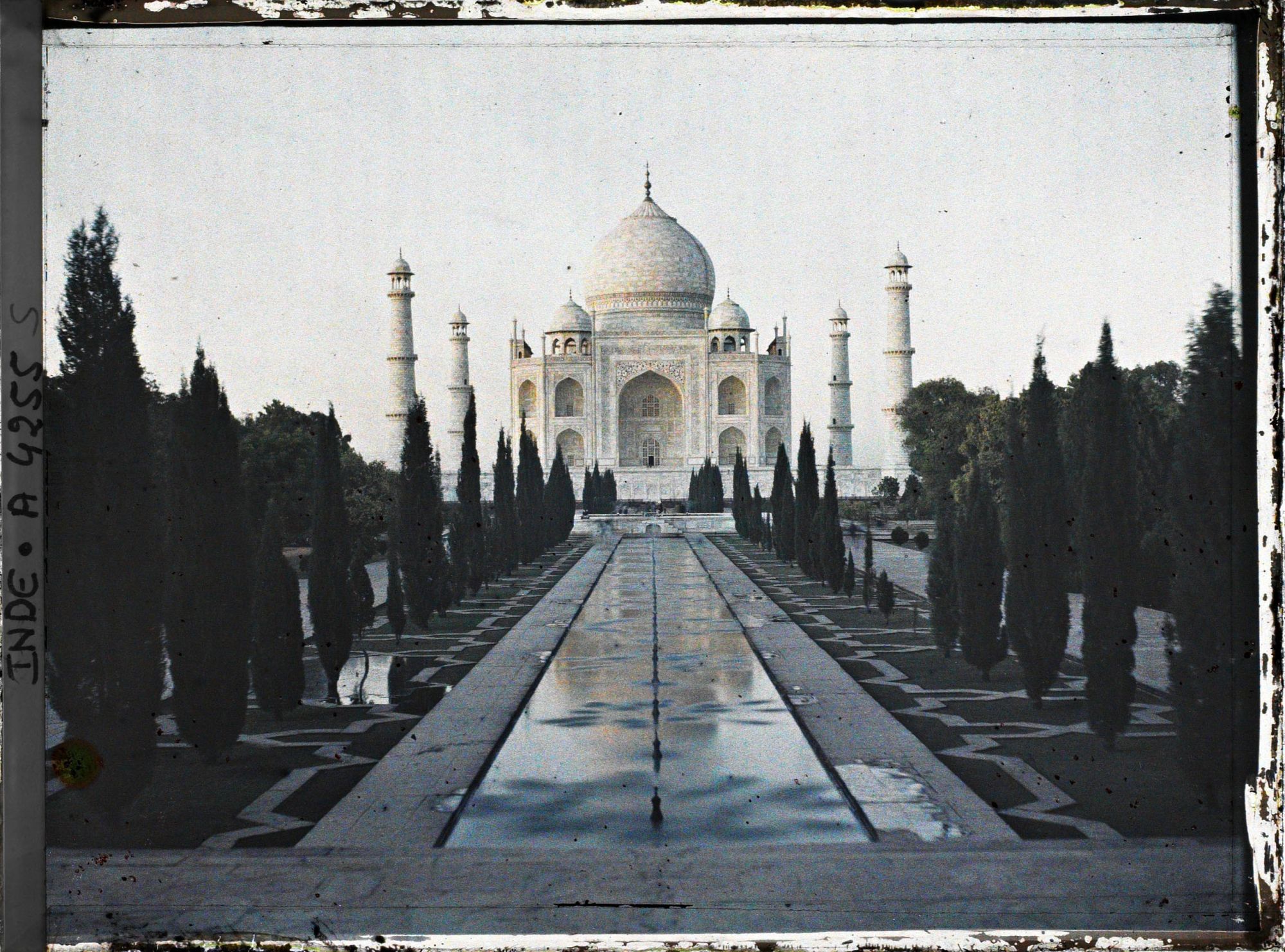 Image représentant Le grand canal axial et le mausolée du Taj Mahal