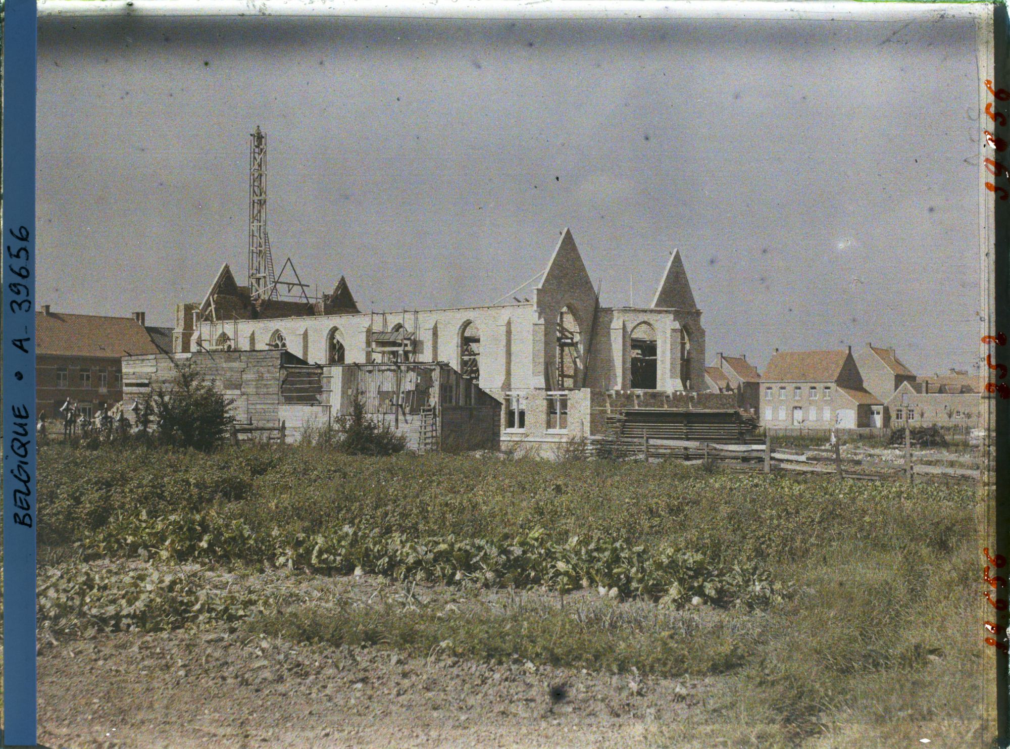Image représentant Belgique, Zillebeke, Eglise en reconstruction (abside)