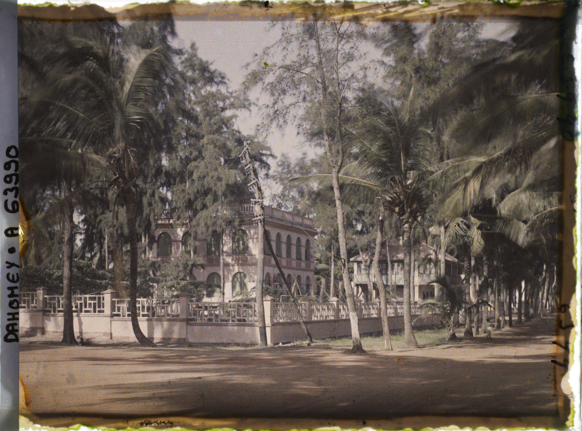 Image représentant L'avenue du Trésor dans le quartier européen