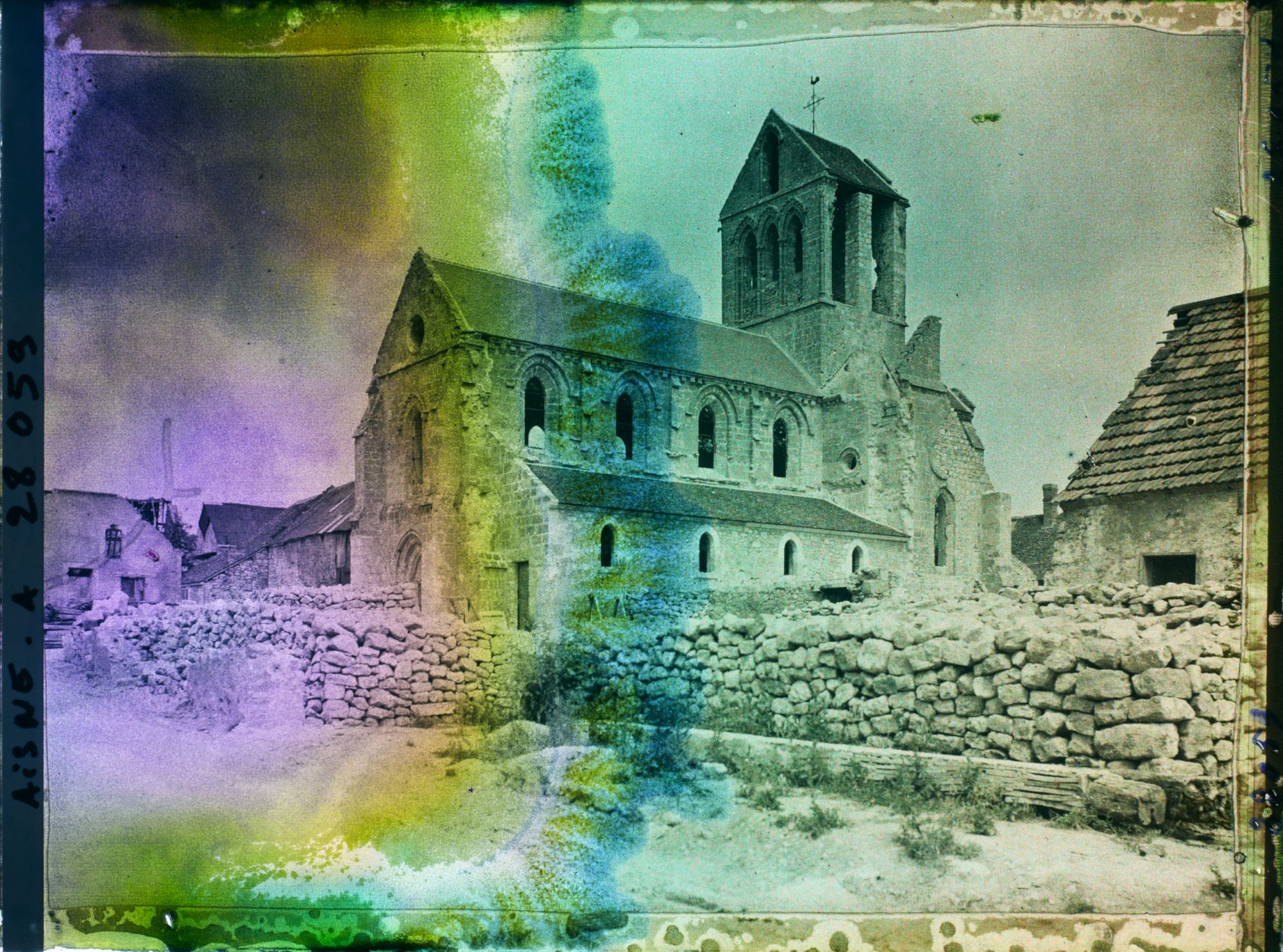 Image représentant France, Bourg-et-Comin, Ensemble de l'Eglise