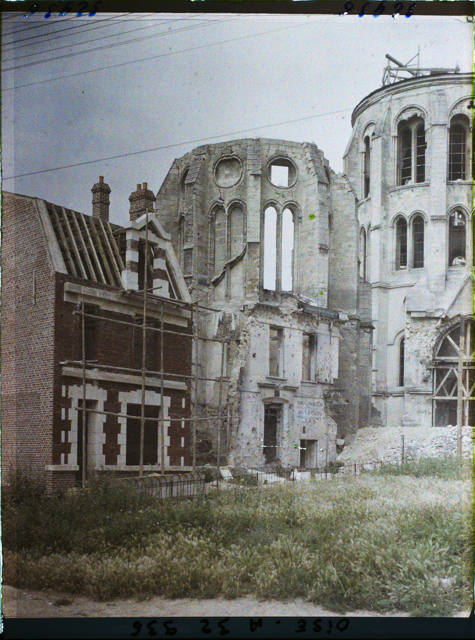 Image représentant France, Noyon, Reconstructions et Chapelle de l'Evêché